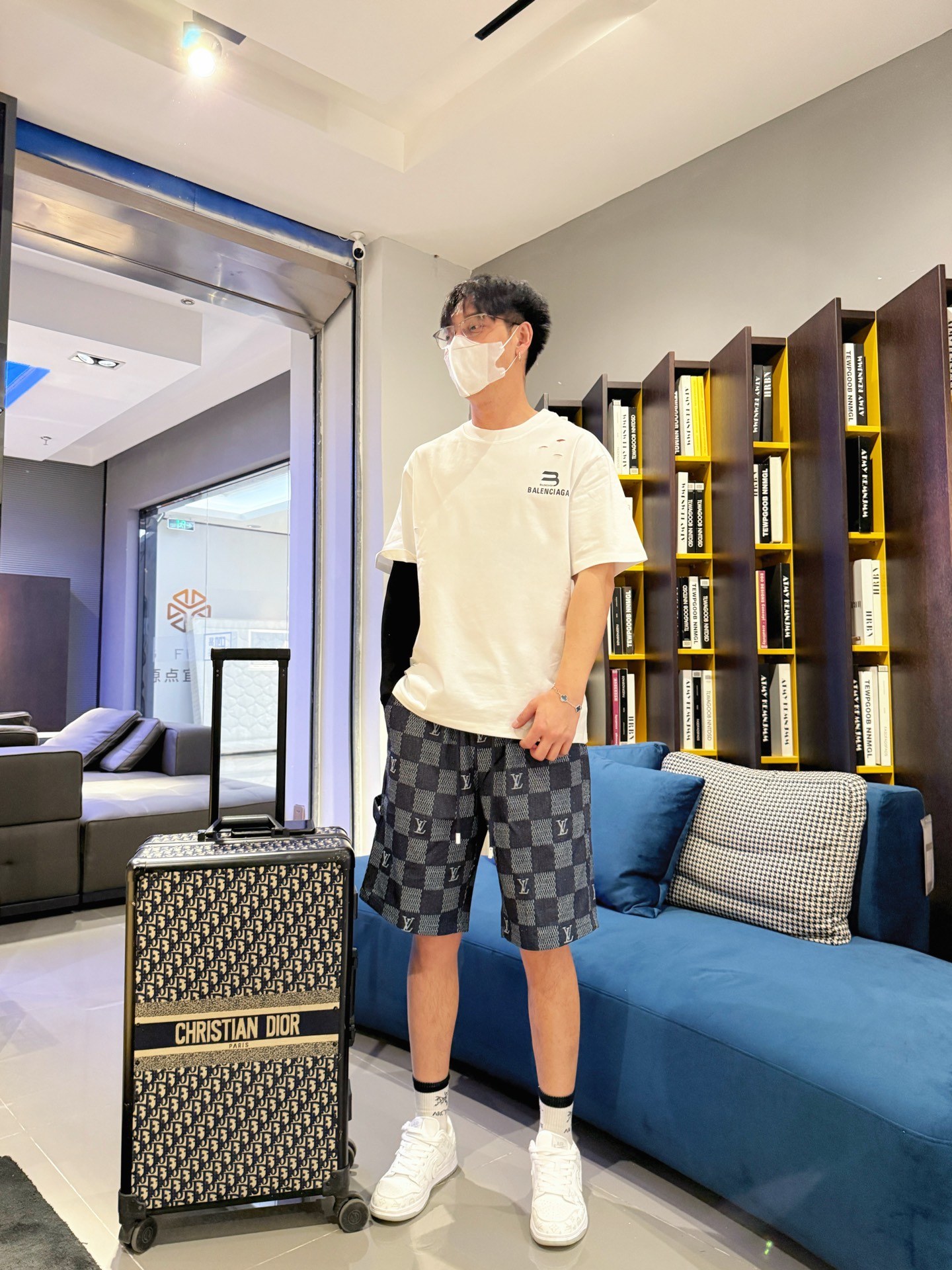 Balenciaga 原單T恤 男款白色破洞LOGO寬鬆短袖上衣