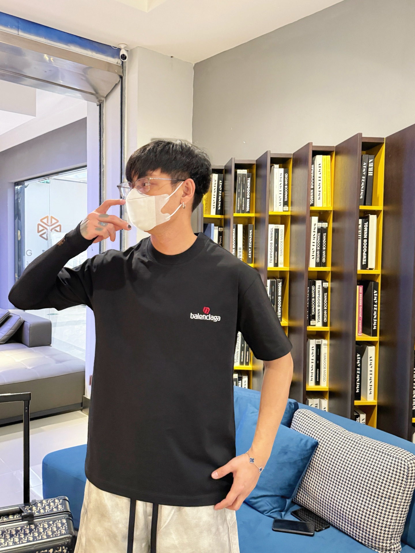 Balenciaga 高仿T恤 男款黑色簡約小LOGO寬鬆短袖上衣| 14 Balenciaga 高仿T恤 男款黑色簡約小LOGO寬鬆短袖上衣