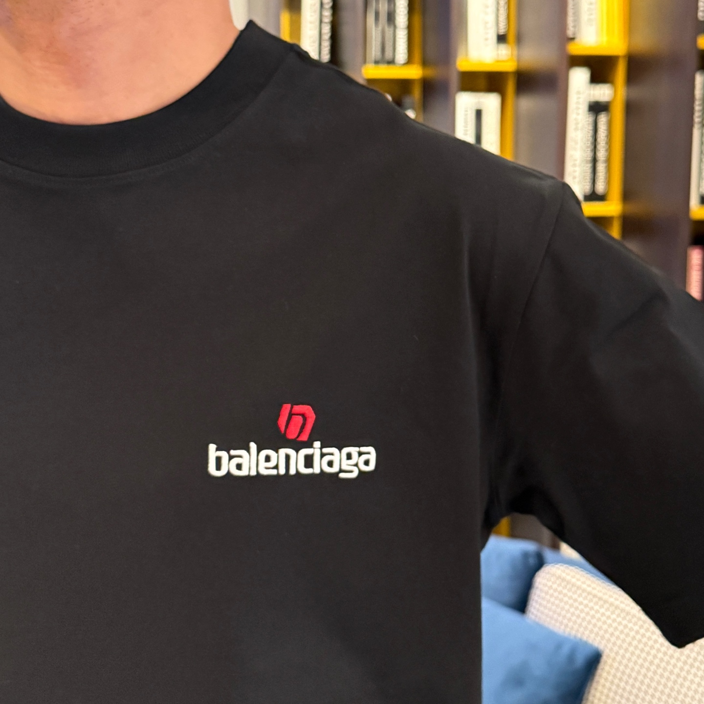 Balenciaga 高仿T恤 男款黑色簡約小LOGO寬鬆短袖上衣| 8 Balenciaga 高仿T恤 男款黑色簡約小LOGO寬鬆短袖上衣