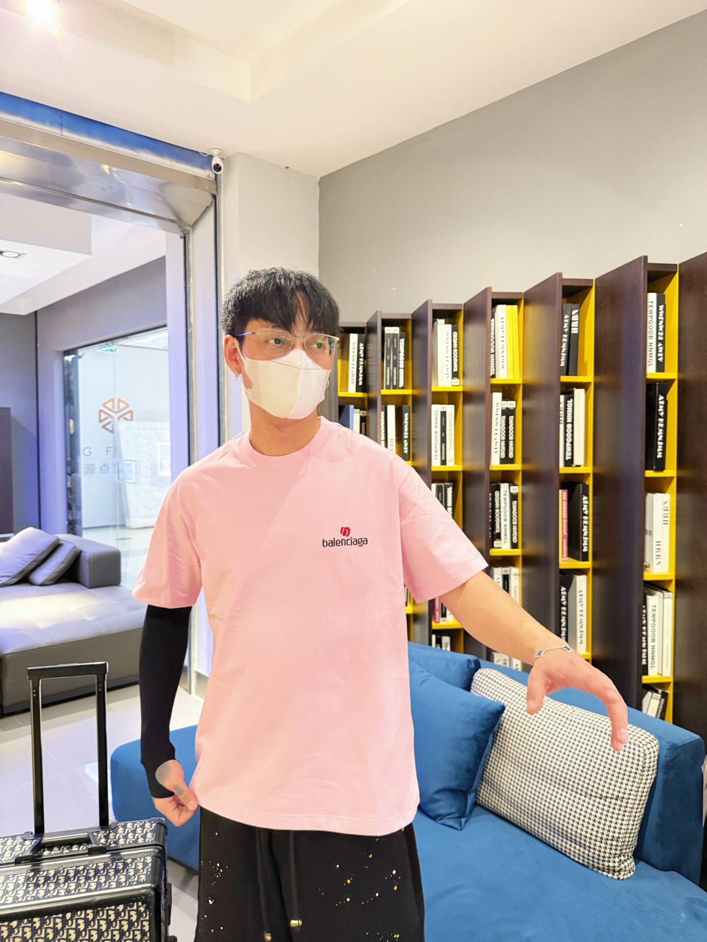 Balenciaga 原單T恤 男款粉色小LOGO寬鬆短袖上衣| 14 Balenciaga 原單T恤 男款粉色小LOGO寬鬆短袖上衣