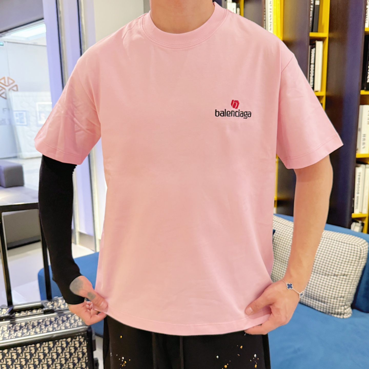 Balenciaga 原單T恤 男款粉色小LOGO寬鬆短袖上衣| 10 Balenciaga 原單T恤 男款粉色小LOGO寬鬆短袖上衣