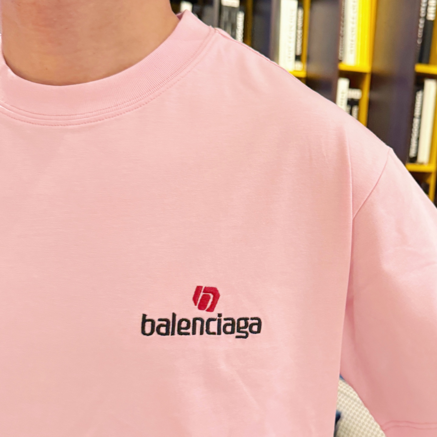 Balenciaga 原單T恤 男款粉色小LOGO寬鬆短袖上衣| 8 Balenciaga 原單T恤 男款粉色小LOGO寬鬆短袖上衣