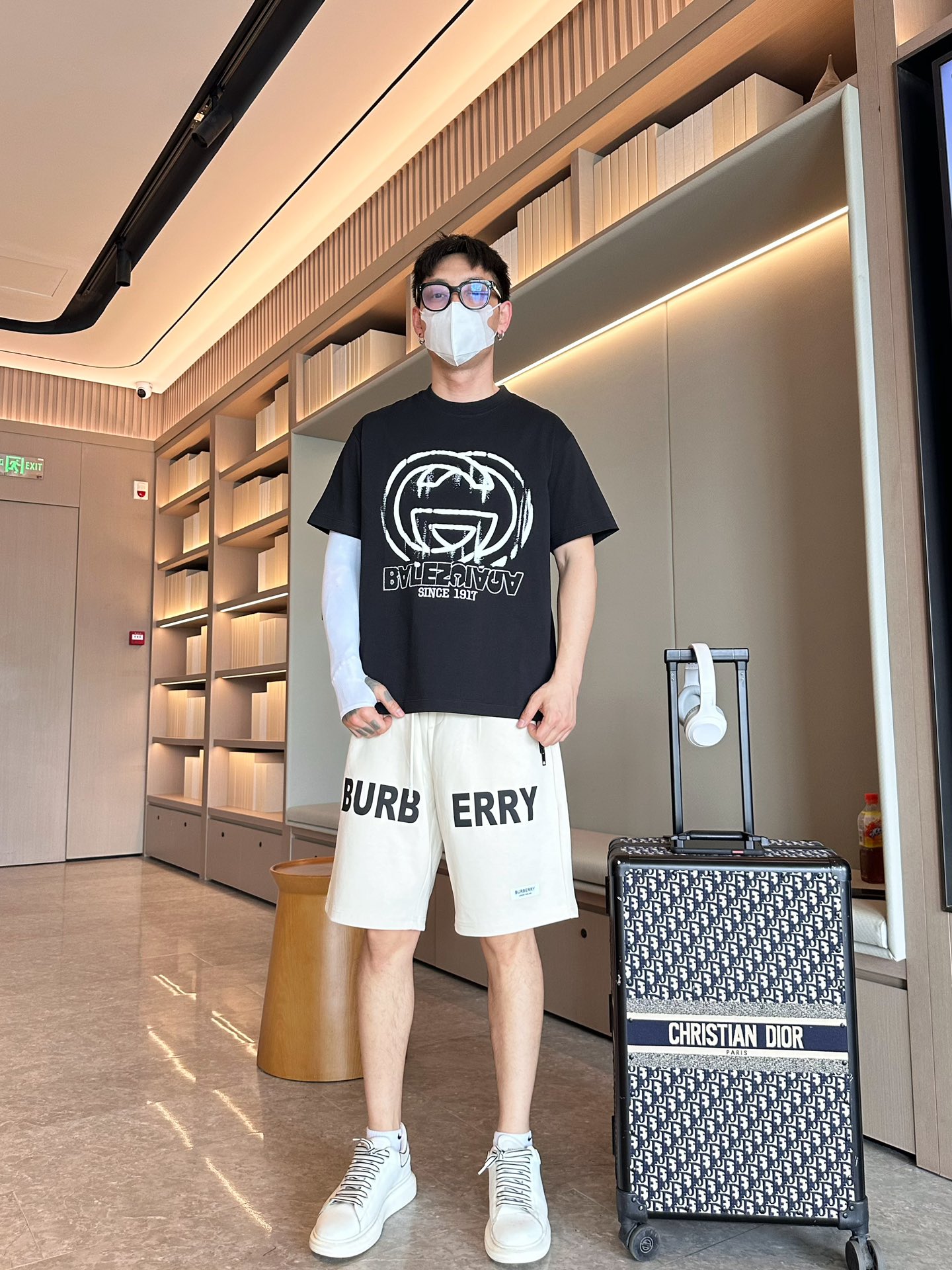 Balenciaga 一比一T恤 男款黑色塗鴉LOGO印花寬鬆短袖| 9 Balenciaga 一比一T恤 男款黑色塗鴉LOGO印花寬鬆短袖