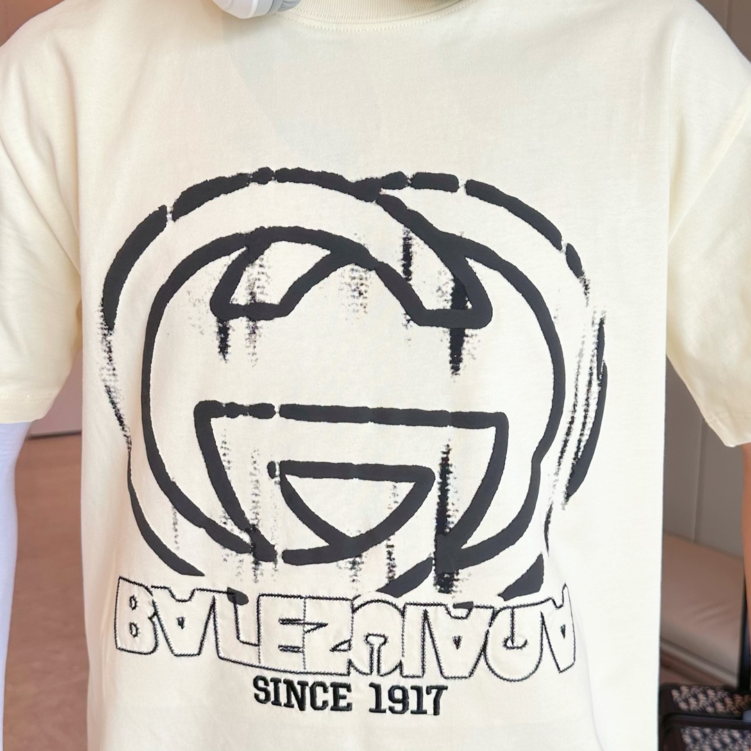 Balenciaga A貨T恤 男款米白塗鴉LOGO印花寬鬆短袖| 8 Balenciaga A貨T恤 男款米白塗鴉LOGO印花寬鬆短袖
