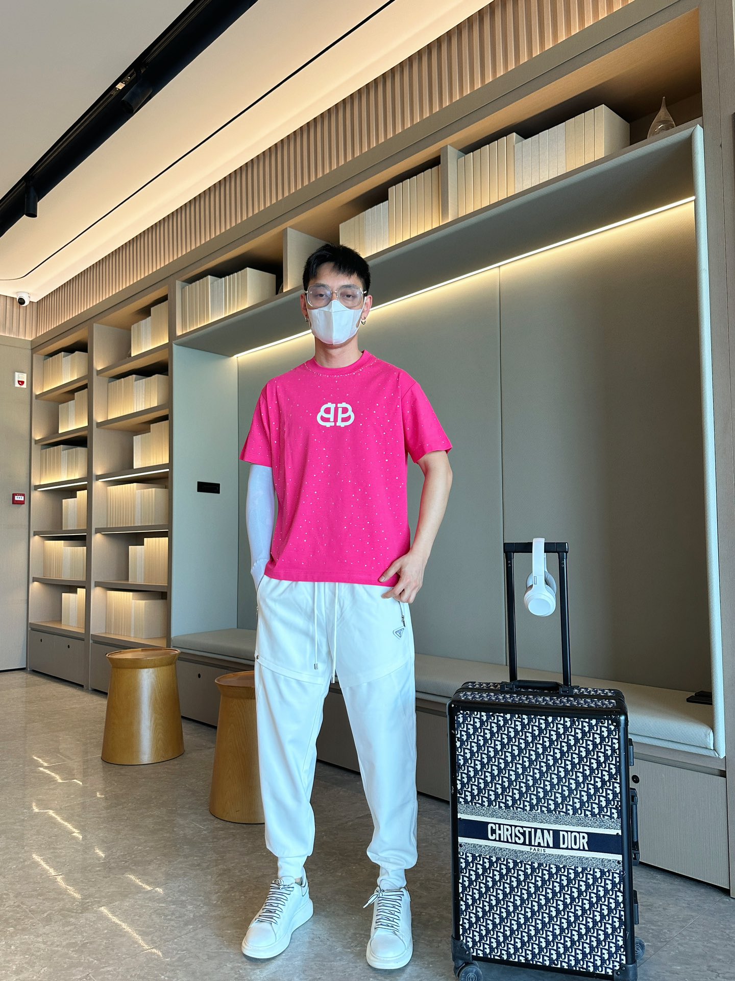 Balenciaga 一比一T恤 男款玫紅滿鑽BB LOGO寬鬆短袖| 9 Balenciaga 一比一T恤 男款玫紅滿鑽BB LOGO寬鬆短袖