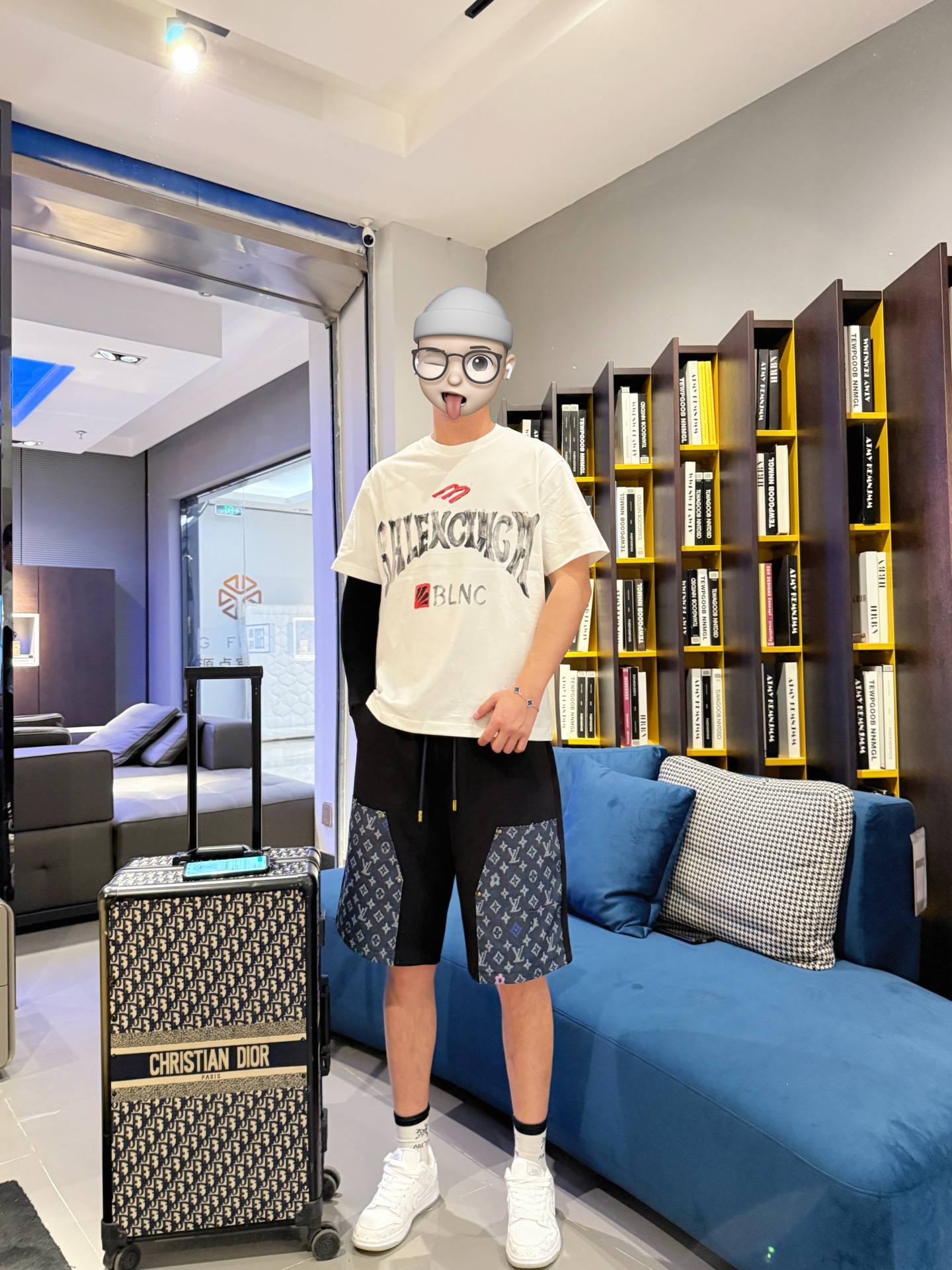 Balenciaga 高仿T恤 男款白色塗鴉字母印花寬鬆短袖