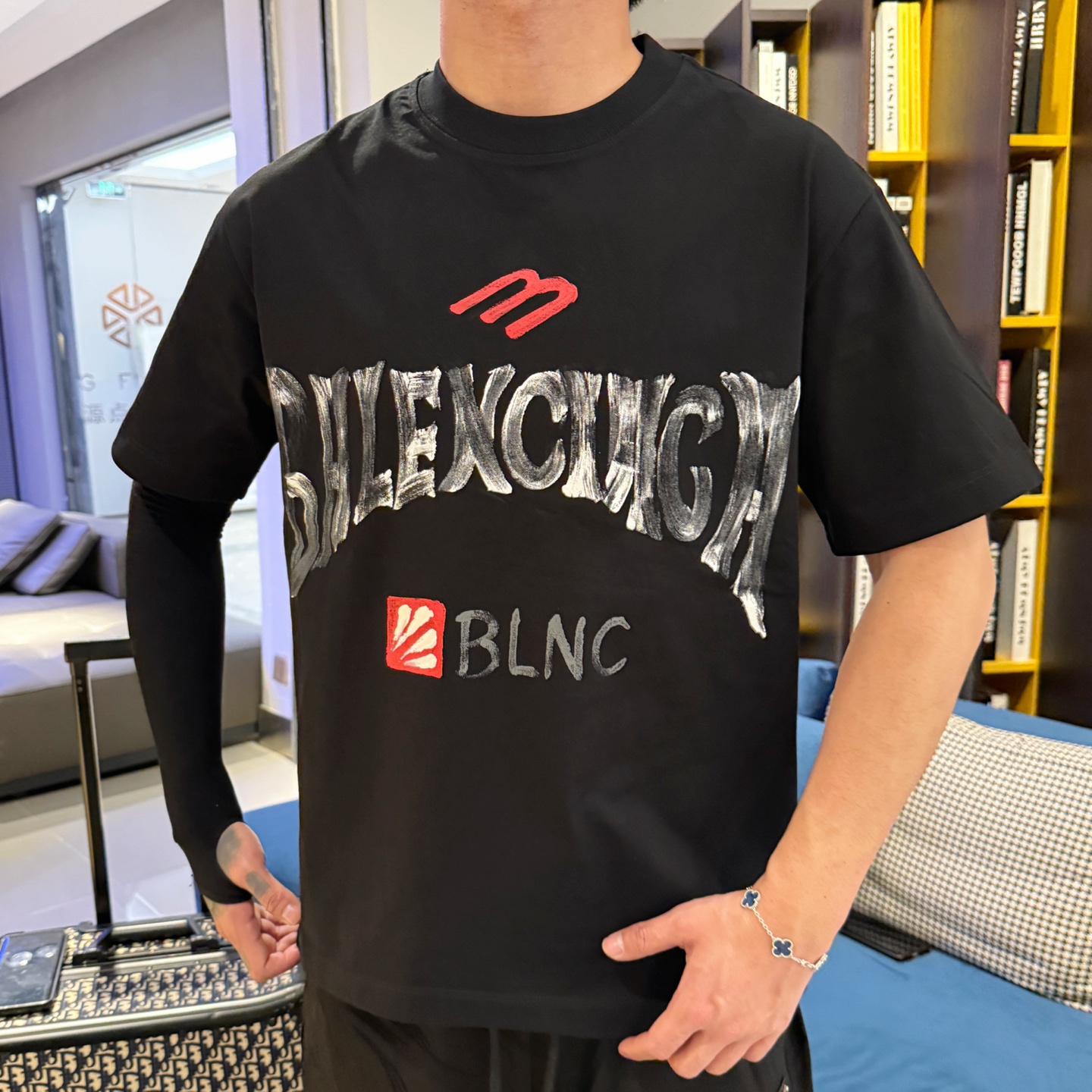 Balenciaga 一比一T恤 男款黑色塗鴉字母印花寬鬆短袖| 9 Balenciaga 一比一T恤 男款黑色塗鴉字母印花寬鬆短袖