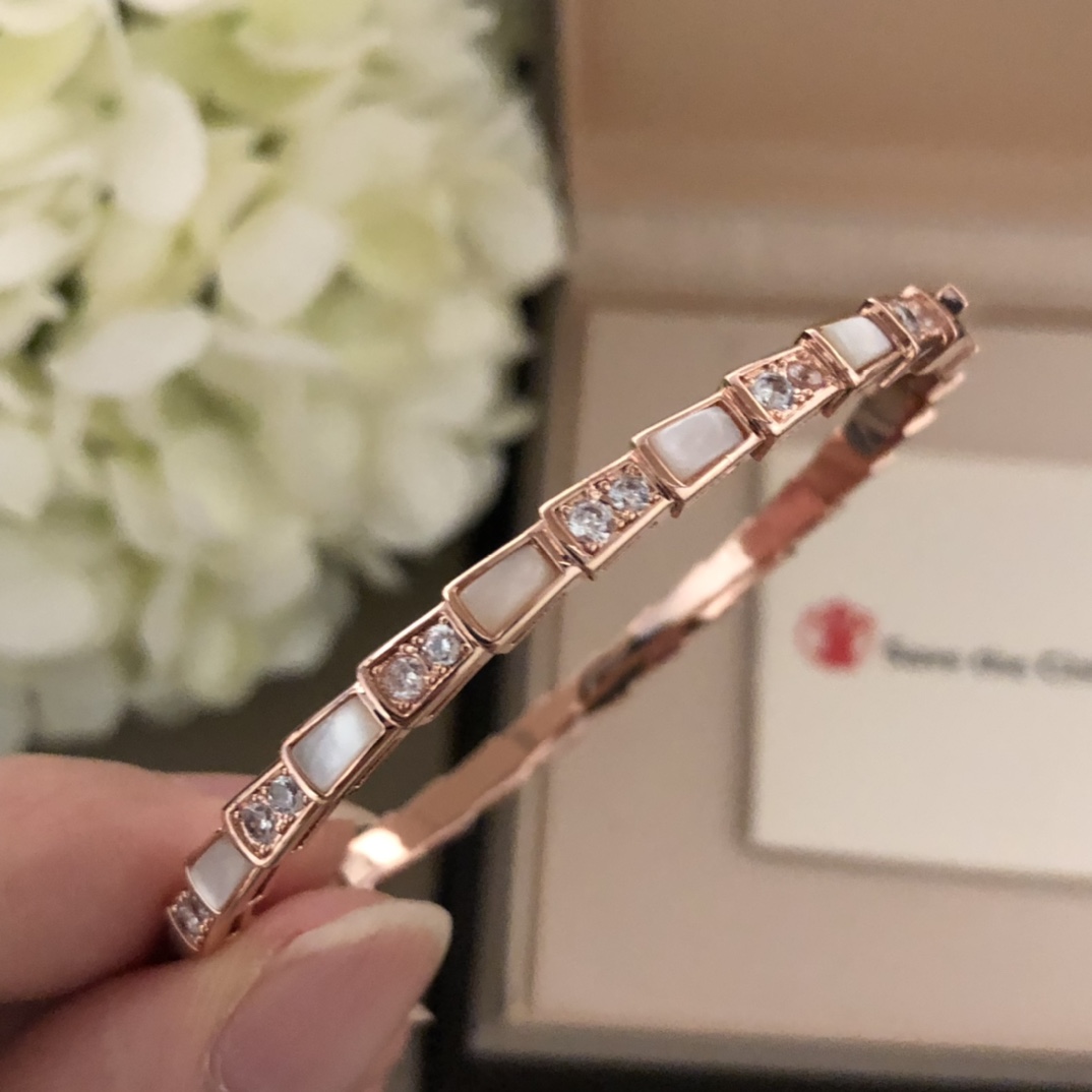 BVLGARI復刻女士手鐲彩色寶石拼接設計時尚百搭款| 8 BVLGARI復刻女士手鐲彩色寶石拼接設計時尚百搭款