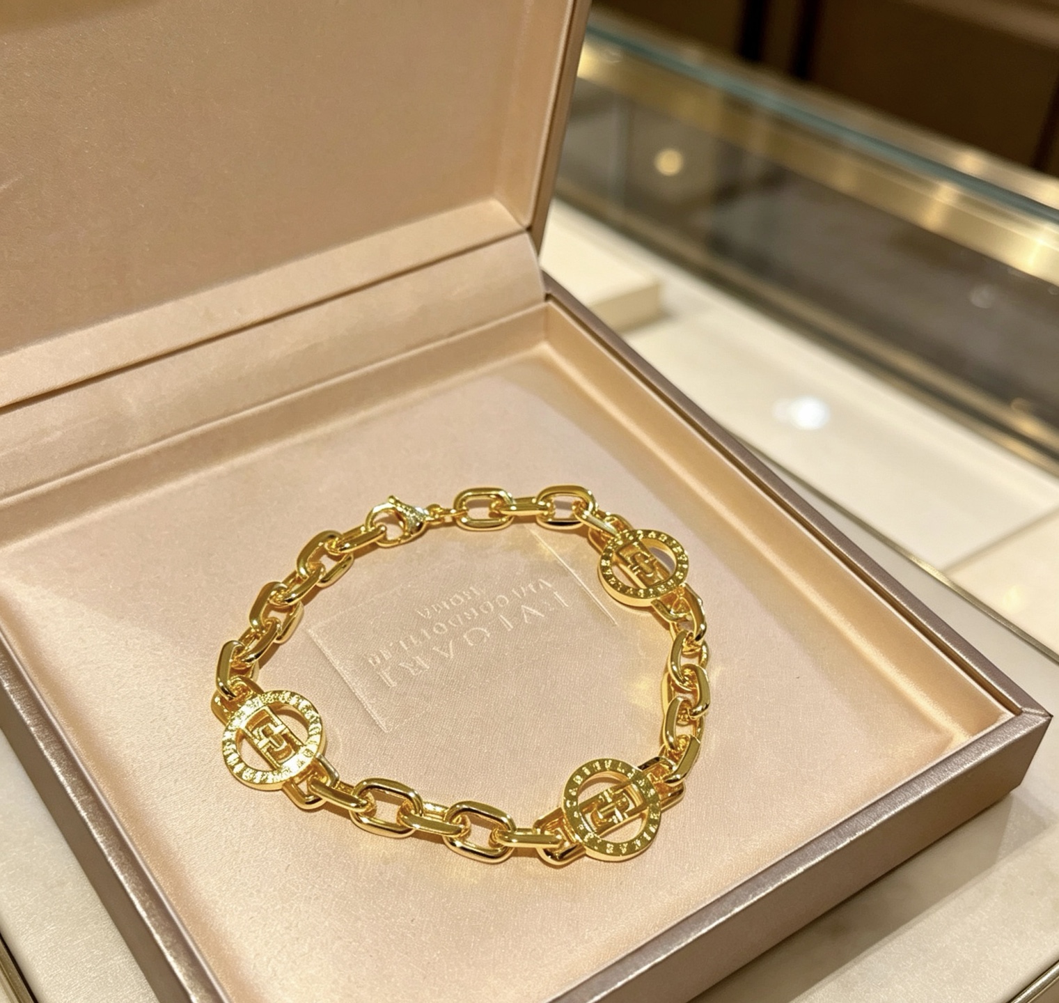 BVLGARI 復刻 圓牌鏈條手鍊 厚鏈設計 時尚款