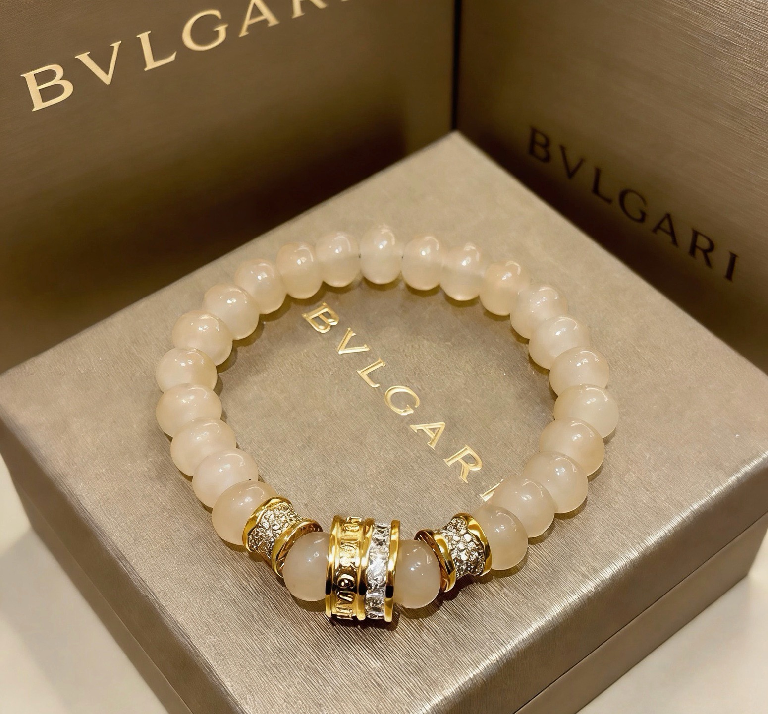 BVLGARI 原單 玉珠手鍊 中央鑲鑽設計 優雅氣質款