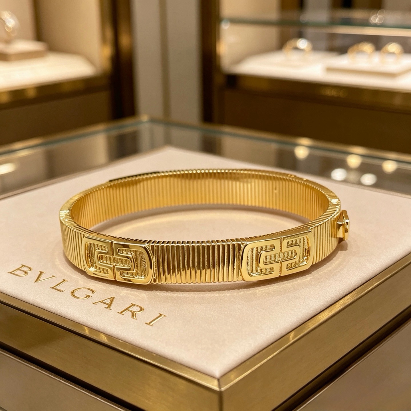 BVLGARI 復刻 寬版金色手鐲 幾何紋理設計 個性款