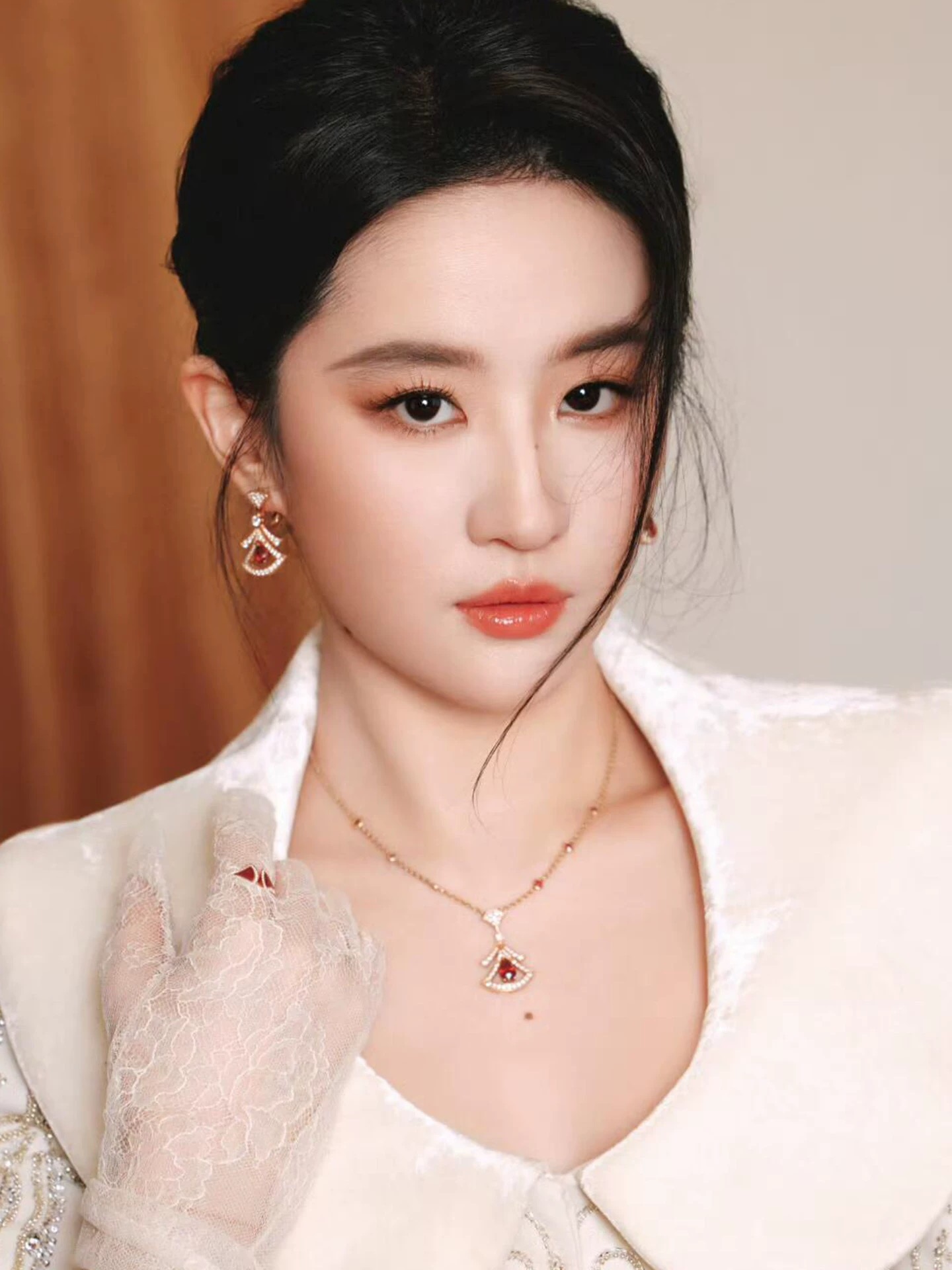 BVLGARI一比一女士項鍊綠寶石扇形設計精緻百搭款