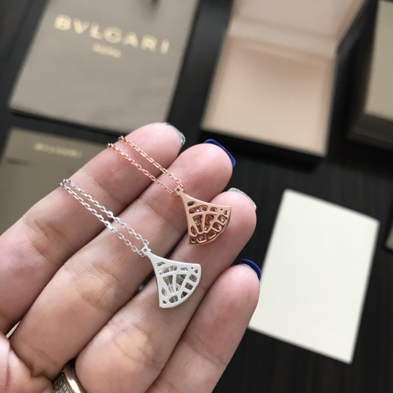 BVLGARI復刻女士項鍊滿鑽小扇形設計精緻氣質款| 10 BVLGARI復刻女士項鍊滿鑽小扇形設計精緻氣質款