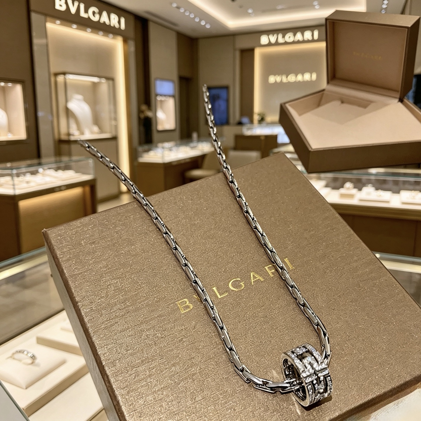 BVLGARI 一比一 滿鑽寬環項鍊 雙圈吊墜設計 高級款| 12 BVLGARI 一比一 滿鑽寬環項鍊 雙圈吊墜設計 高級款