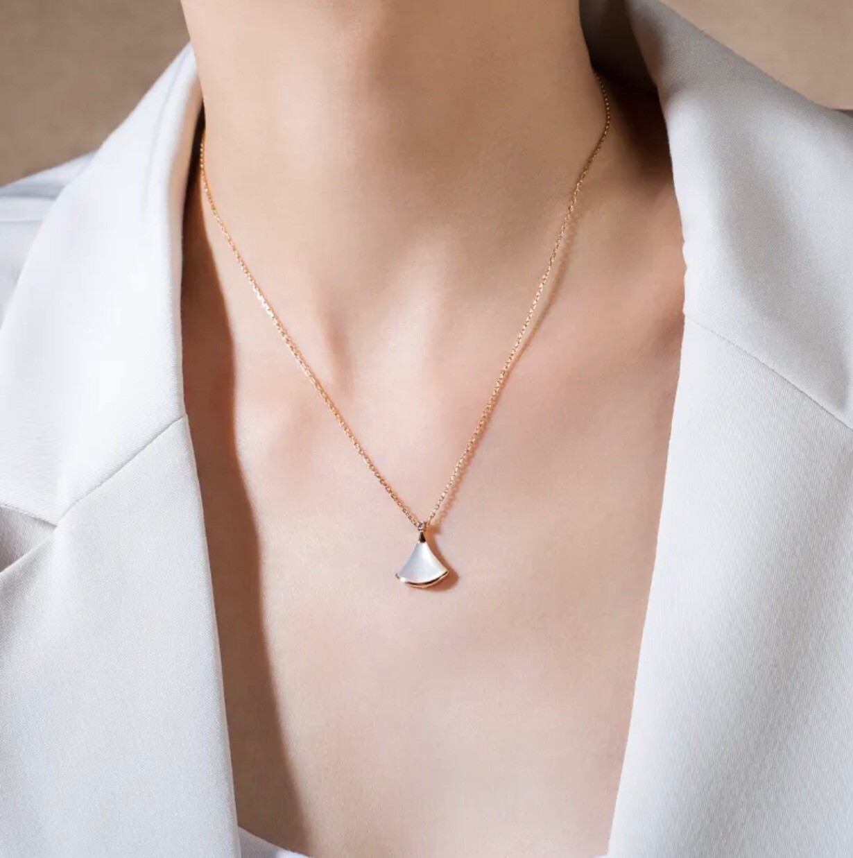 BVLGARI 復刻 扇形母貝項鍊 玫瑰金吊墜 氣質款| 5 BVLGARI 復刻 扇形母貝項鍊 玫瑰金吊墜 氣質款