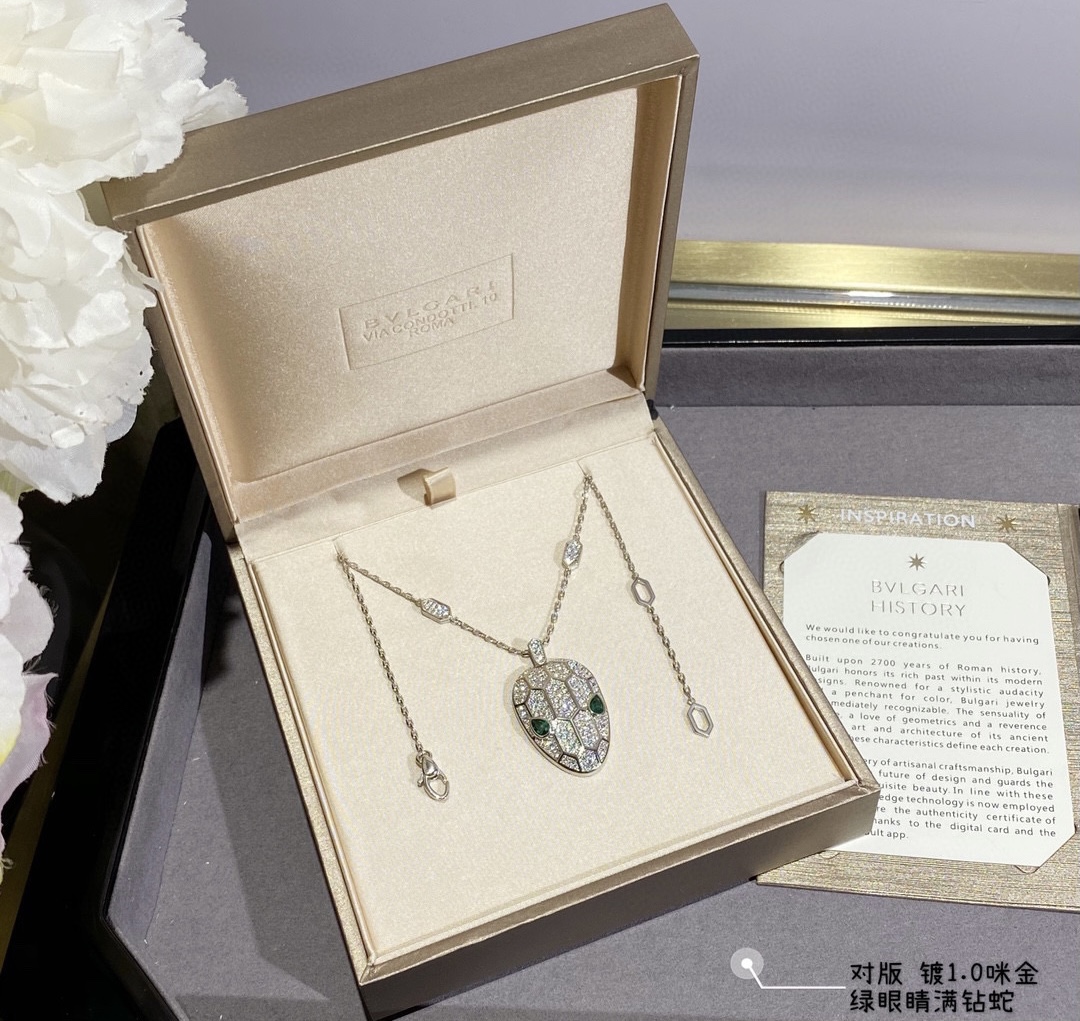 BVLGARI 蛇頭滿鑽項鏈 彩寶鎖骨鏈設計款女款百搭飾品