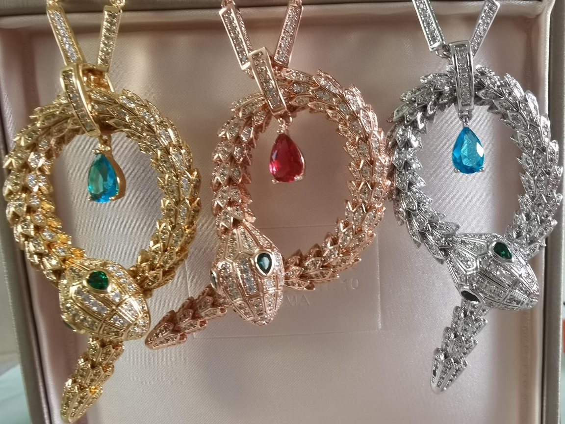 BVLGARI 蛇形纏繞項鏈 滿鑽彩寶設計長款時尚鎖骨鏈| 12 BVLGARI 蛇形纏繞項鏈 滿鑽彩寶設計長款時尚鎖骨鏈