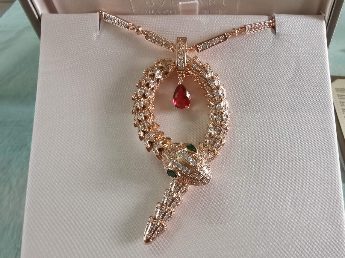 BVLGARI 蛇形纏繞項鏈 滿鑽彩寶設計長款時尚鎖骨鏈| 10 BVLGARI 蛇形纏繞項鏈 滿鑽彩寶設計長款時尚鎖骨鏈
