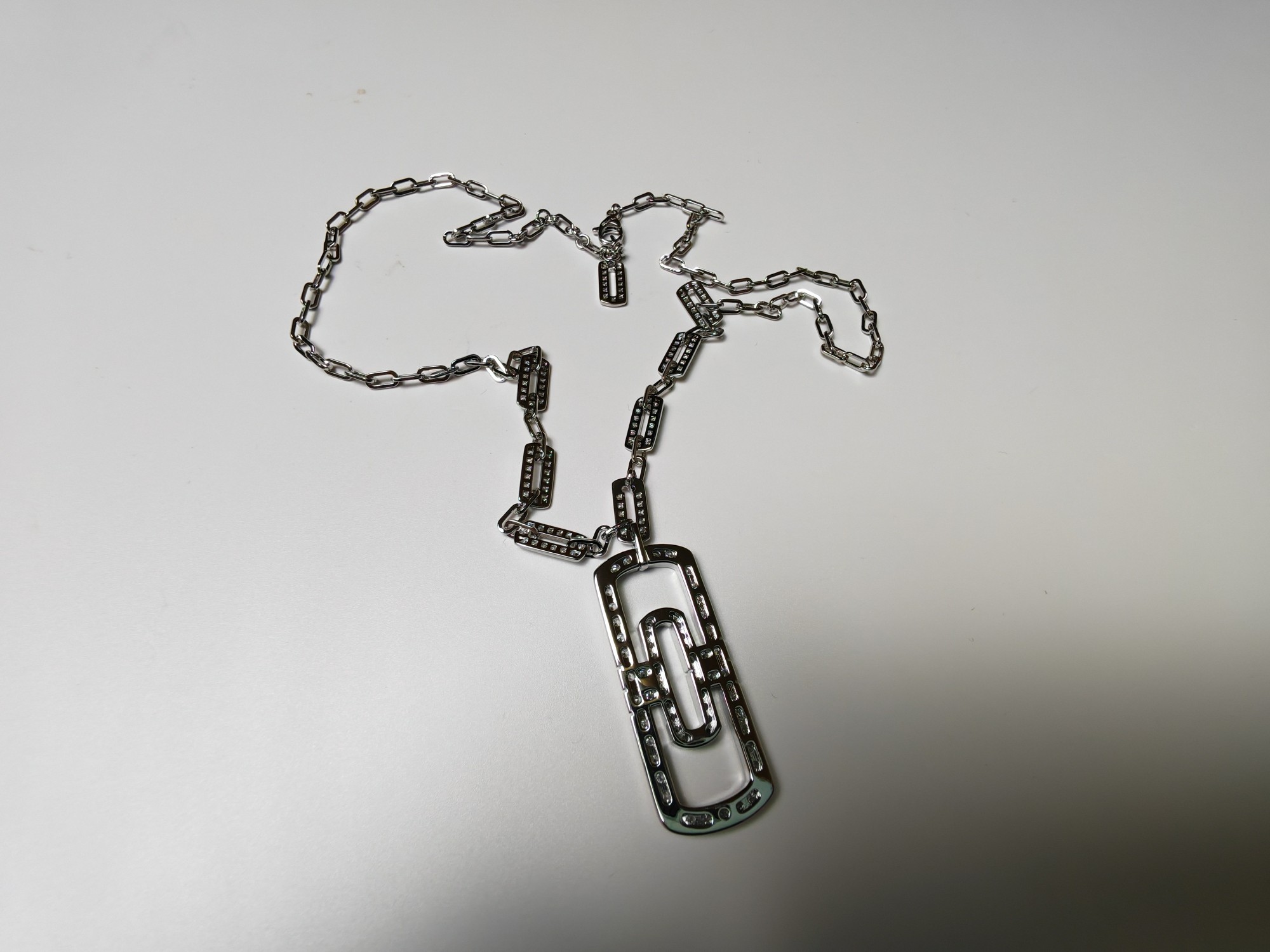 BVLGARI 長鏈扣環項鏈 滿鑽吊墜設計女款百搭飾品| 10 BVLGARI 長鏈扣環項鏈 滿鑽吊墜設計女款百搭飾品