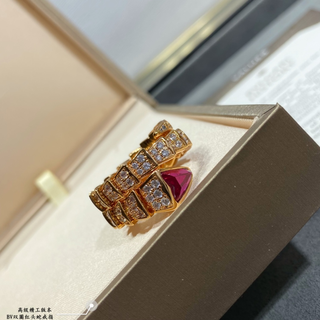 BVLGARI 蛇頭開口戒指 粉色寶石設計款女款時尚飾品| 13 BVLGARI 蛇頭開口戒指 粉色寶石設計款女款時尚飾品