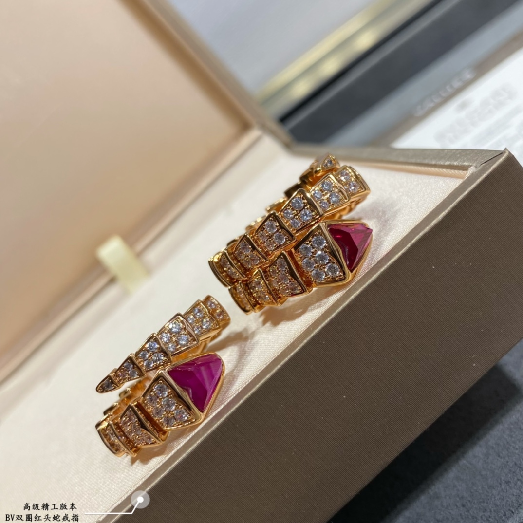 BVLGARI 蛇頭開口戒指 粉色寶石設計款女款時尚飾品| 12 BVLGARI 蛇頭開口戒指 粉色寶石設計款女款時尚飾品