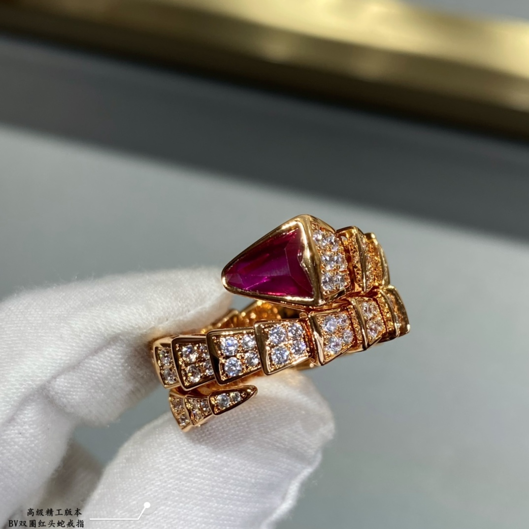 BVLGARI 蛇頭開口戒指 粉色寶石設計款女款時尚飾品| 9 BVLGARI 蛇頭開口戒指 粉色寶石設計款女款時尚飾品