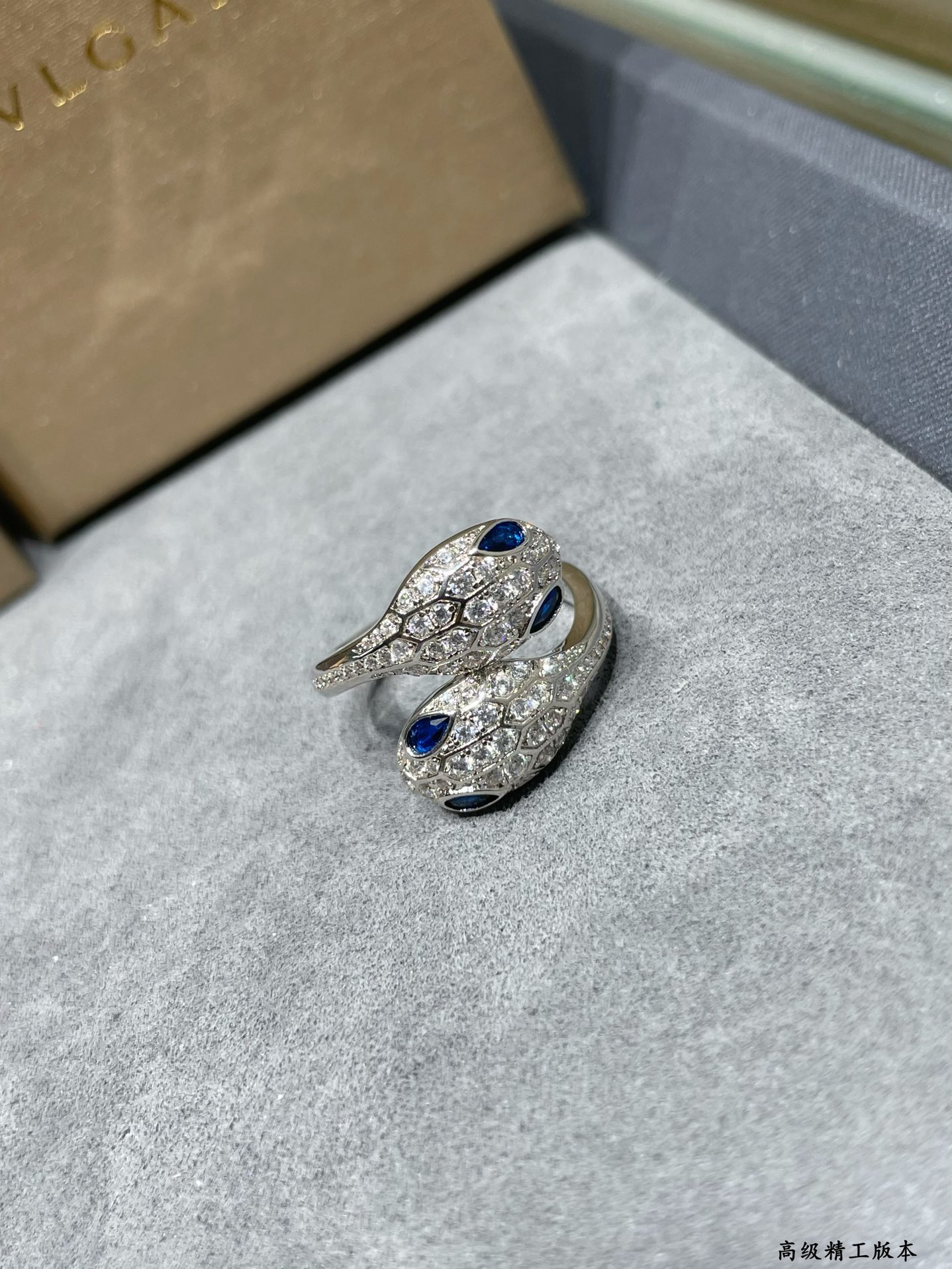 BVLGARI 雙頭蛇戒指 彩寶滿鑽設計女款時尚個性款| 11 BVLGARI 雙頭蛇戒指 彩寶滿鑽設計女款時尚個性款