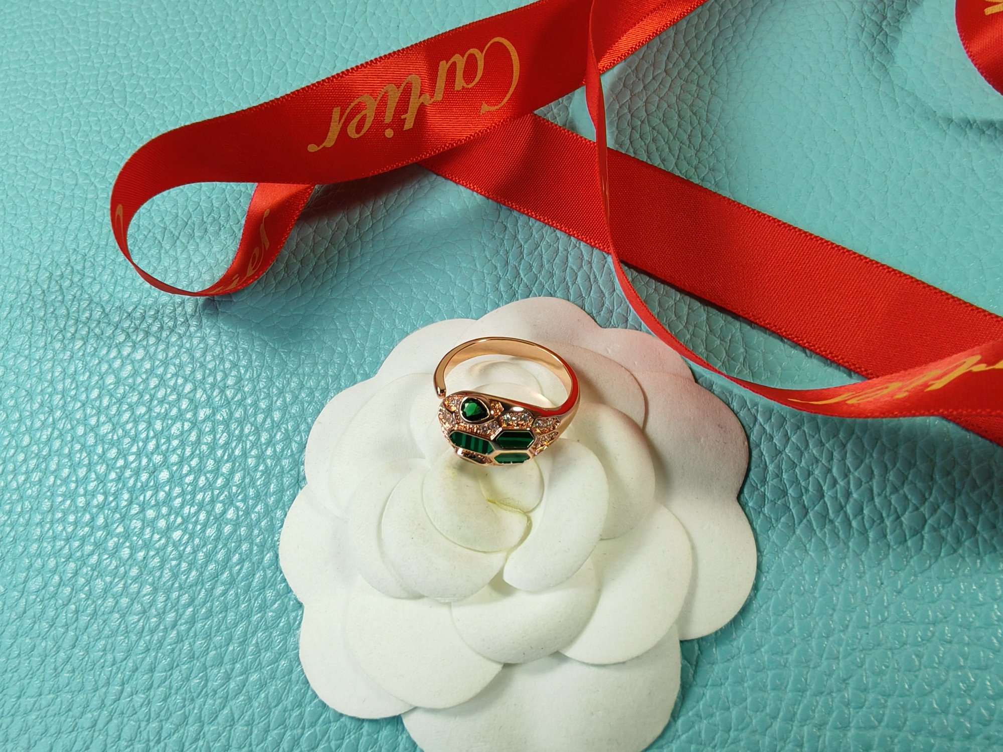 BVLGARI 綠寶石蛇頭戒指 滿鑽設計女款高級感飾品
