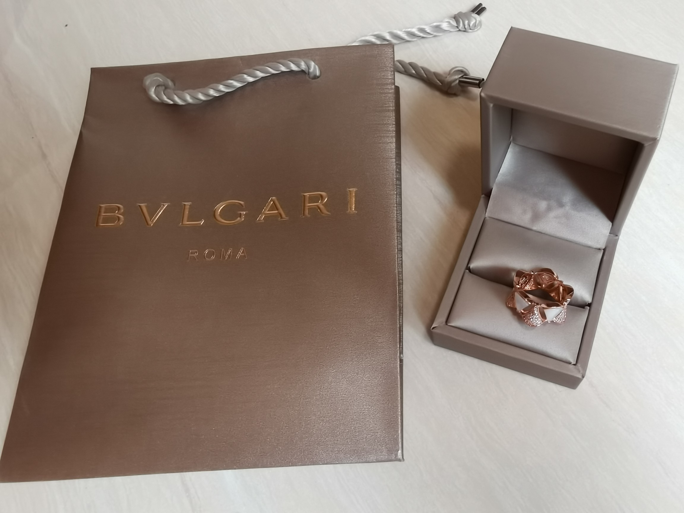 BVLGARI高仿蛇形戒指女士玫瑰金鑲鑽設計時尚百搭輕奢款| 13 BVLGARI高仿蛇形戒指女士玫瑰金鑲鑽設計時尚百搭輕奢款