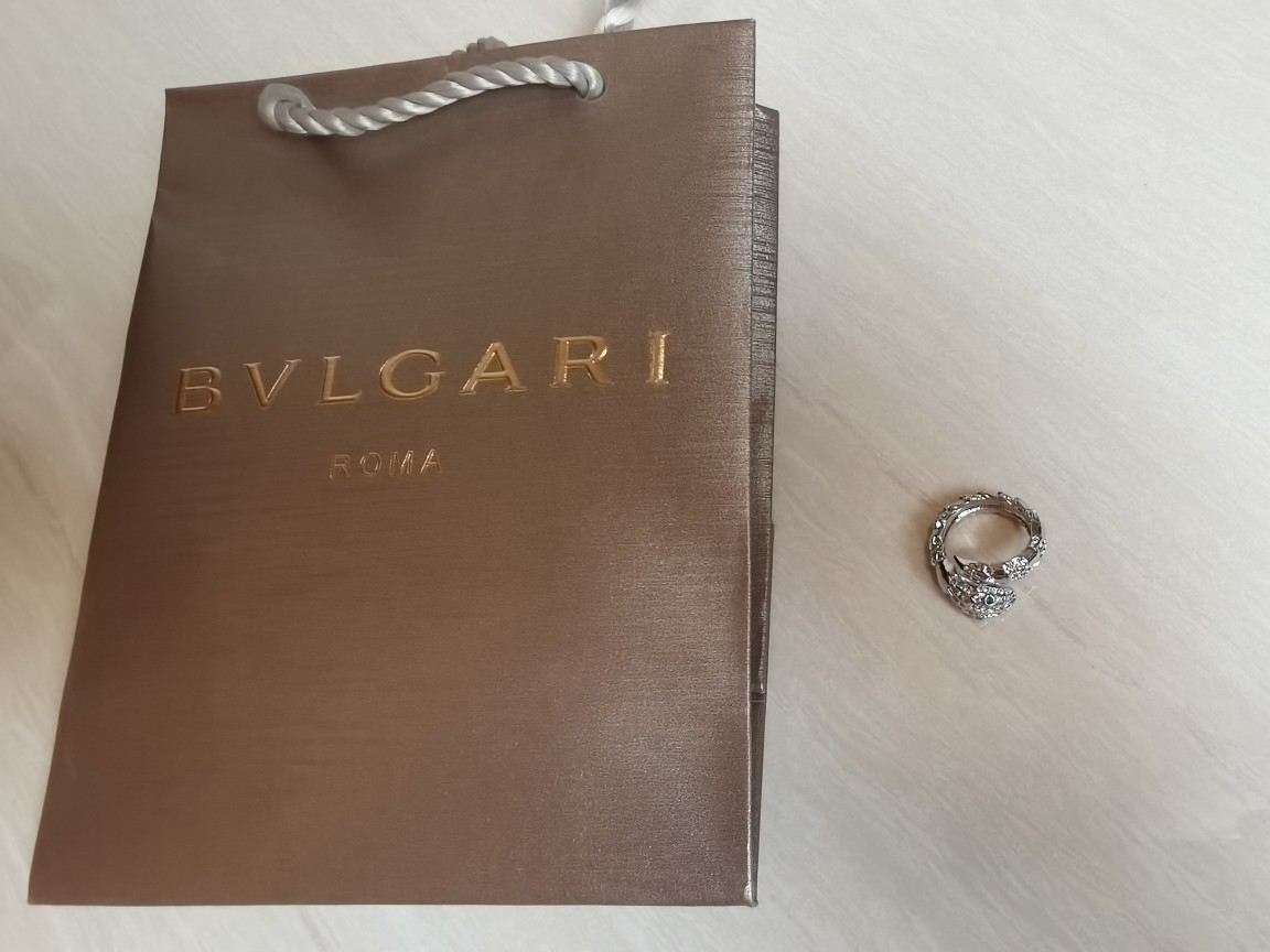 BVLGARI高仿蛇形戒指女士綠寶石點綴鑲鑽設計時尚百搭款| 9 BVLGARI高仿蛇形戒指女士綠寶石點綴鑲鑽設計時尚百搭款