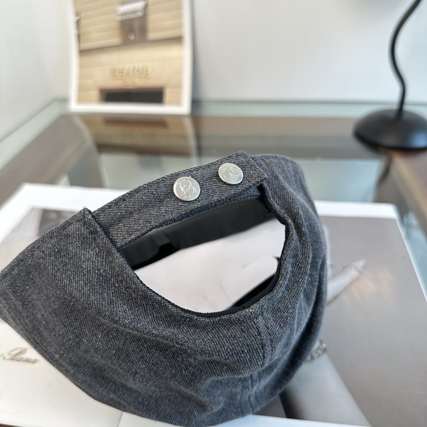Chanel高仿牛仔棒球帽男女款刺繡Logo復古風休閒百搭款| 15 Chanel高仿牛仔棒球帽男女款刺繡Logo復古風休閒百搭款