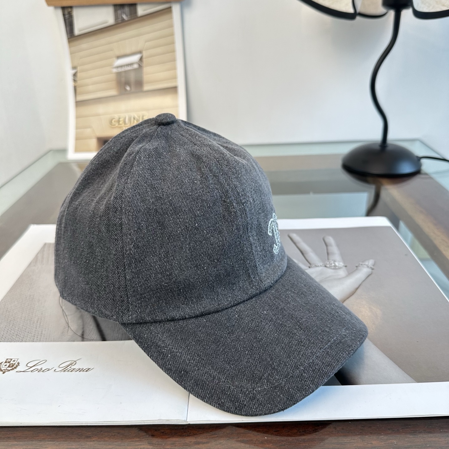 Chanel高仿牛仔棒球帽男女款刺繡Logo復古風休閒百搭款| 13 Chanel高仿牛仔棒球帽男女款刺繡Logo復古風休閒百搭款