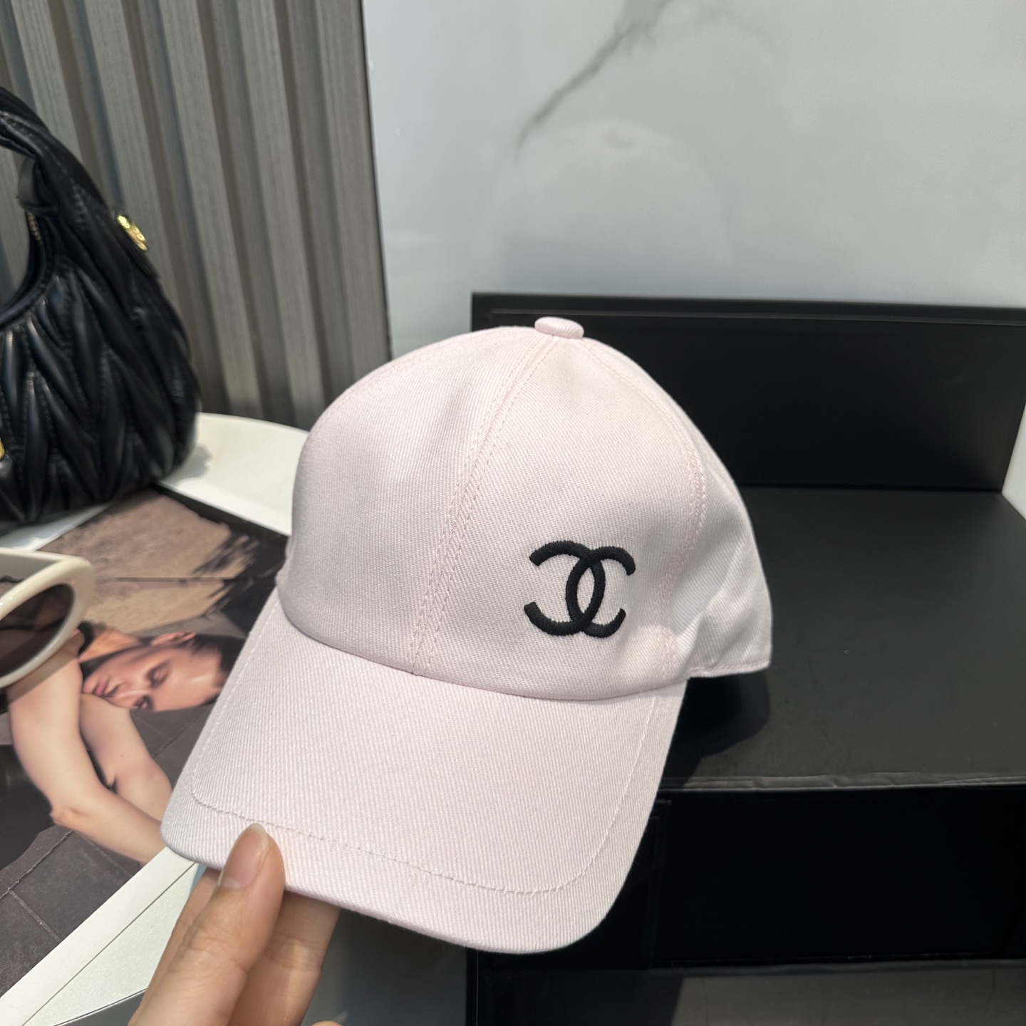 Chanel一比一棒球帽女款粉色簡約刺繡Logo休閒百搭款| 14 Chanel一比一棒球帽女款粉色簡約刺繡Logo休閒百搭款