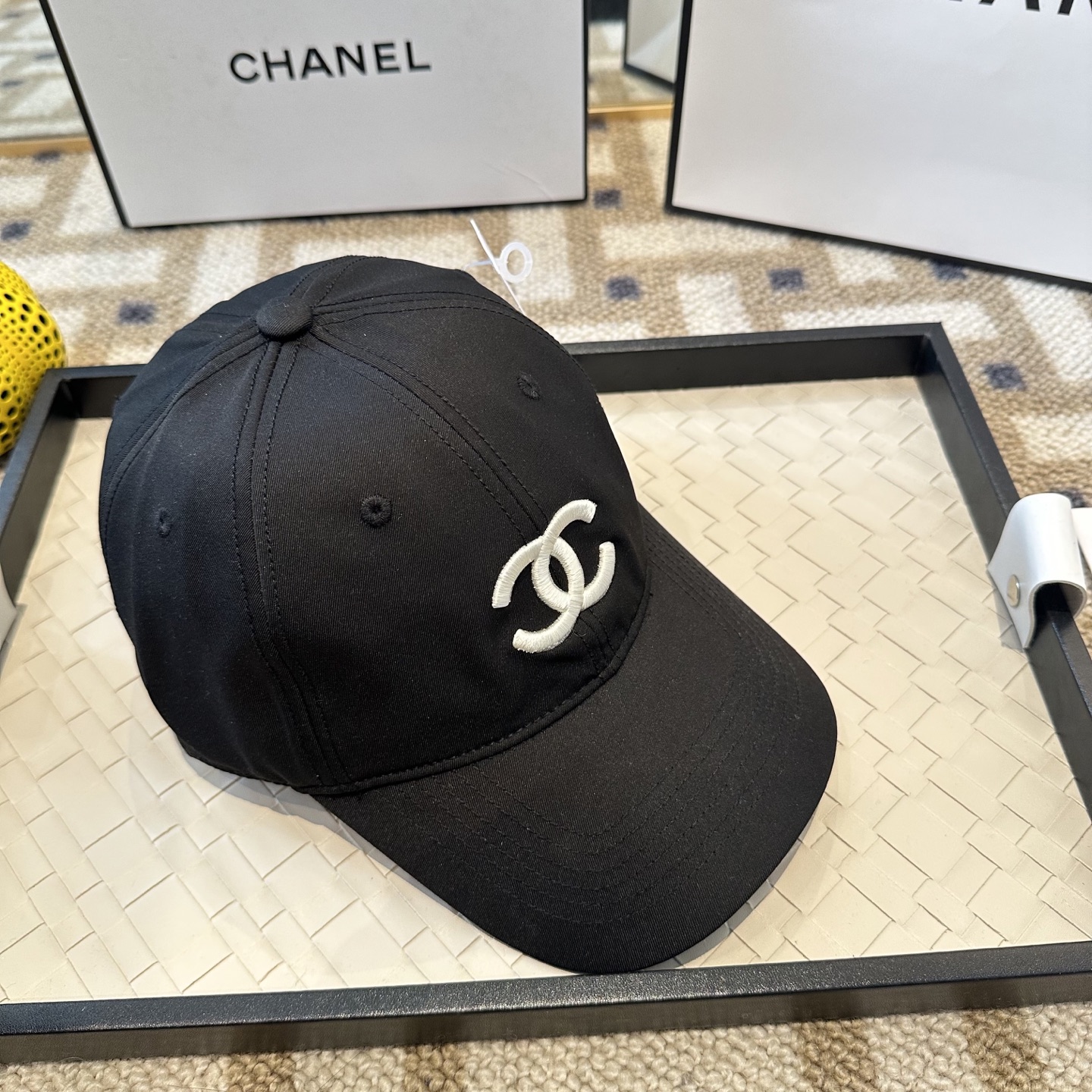 Chanel高仿棒球帽男女款黑色經典雙C刺繡百搭潮流款| 12 Chanel高仿棒球帽男女款黑色經典雙C刺繡百搭潮流款