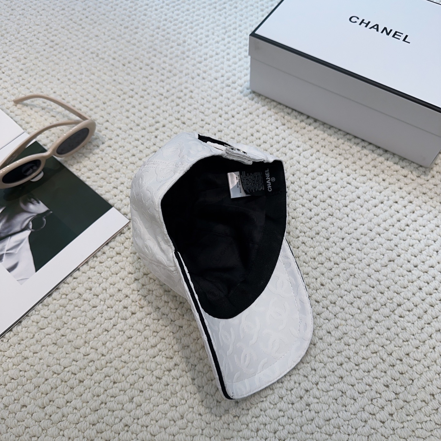 Chanel原單棒球帽男女款白色滿版Logo提花設計百搭款| 11 Chanel原單棒球帽男女款白色滿版Logo提花設計百搭款