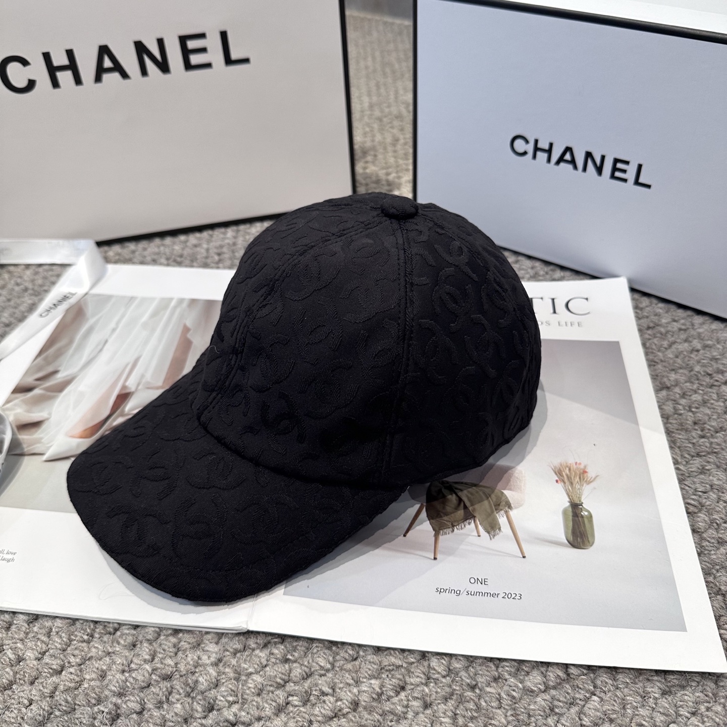 Chanel一比一棒球帽男女款黑色滿版Logo提花設計低調百搭款| 13 Chanel一比一棒球帽男女款黑色滿版Logo提花設計低調百搭款