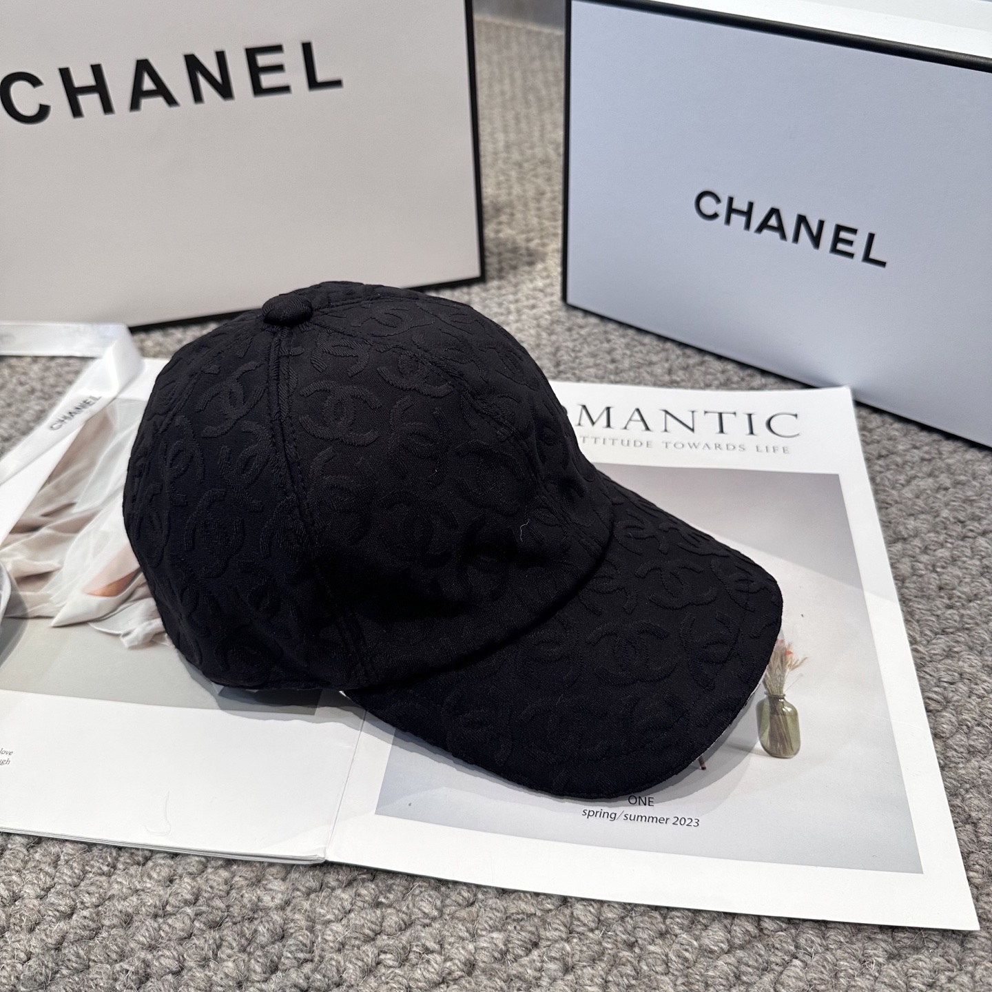 Chanel一比一棒球帽男女款黑色滿版Logo提花設計低調百搭款| 12 Chanel一比一棒球帽男女款黑色滿版Logo提花設計低調百搭款