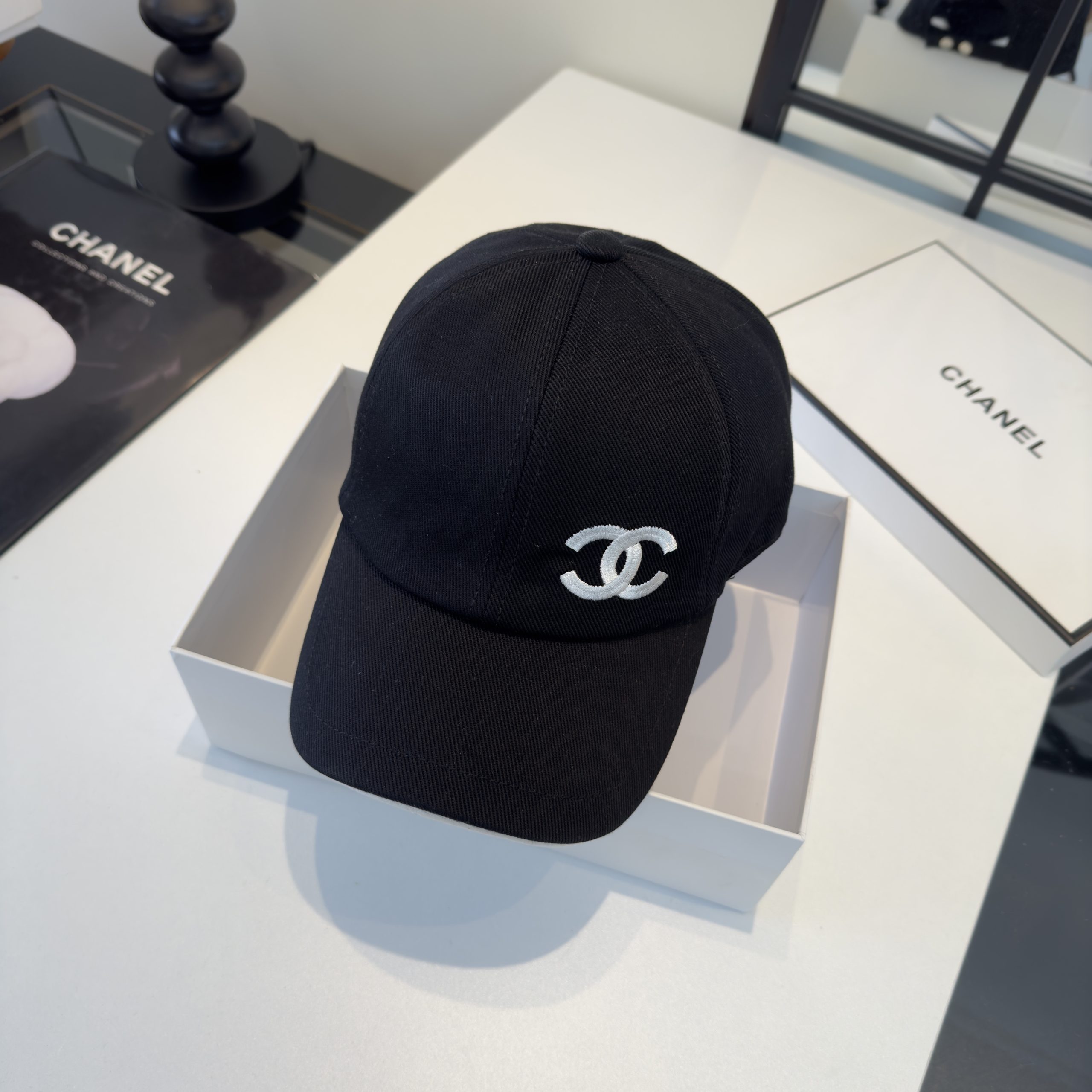 Chanel高仿棒球帽男女款黑色刺繡雙C經典簡約百搭款