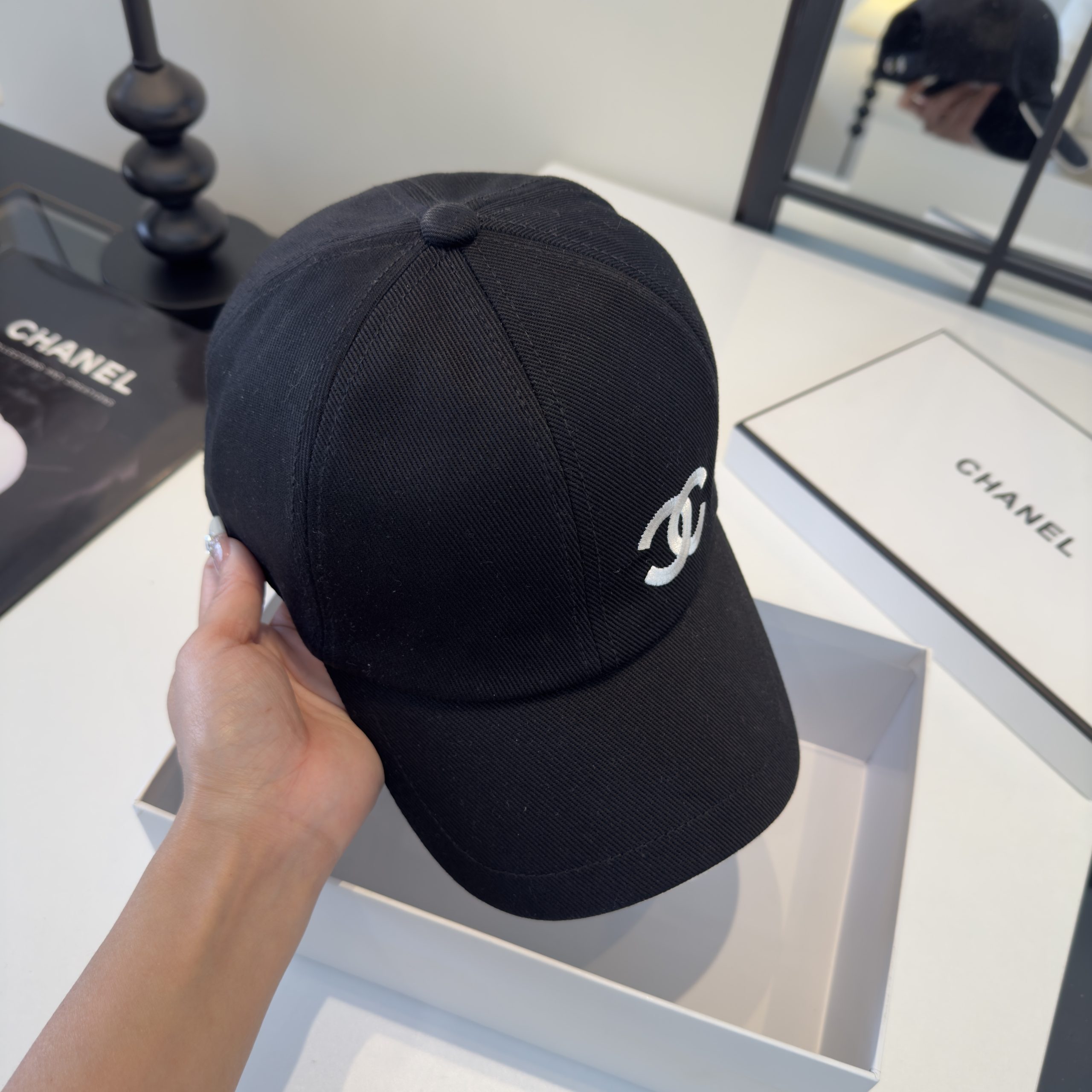 Chanel高仿棒球帽男女款黑色刺繡雙C經典簡約百搭款