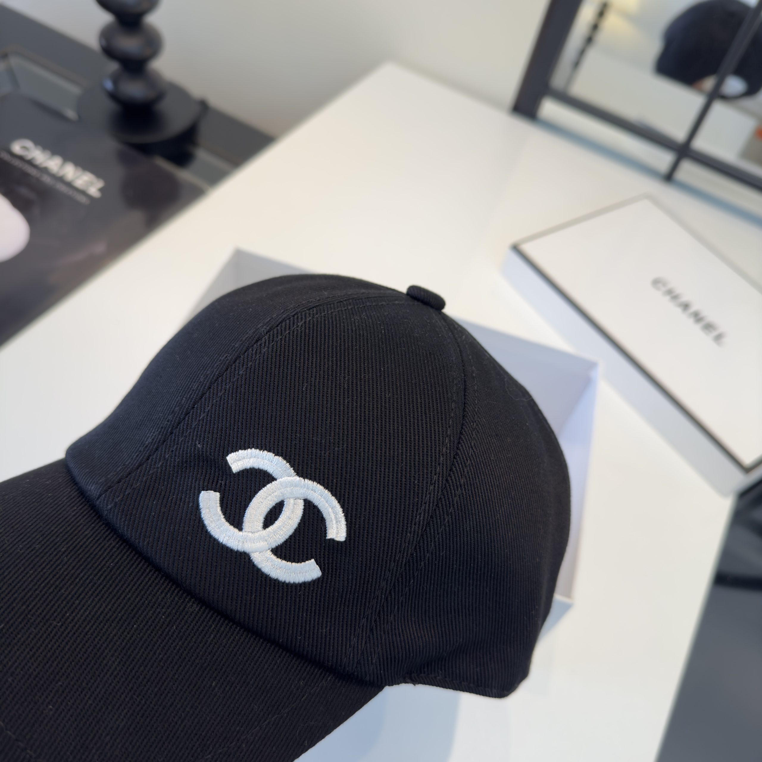 Chanel高仿棒球帽男女款黑色刺繡雙C經典簡約百搭款