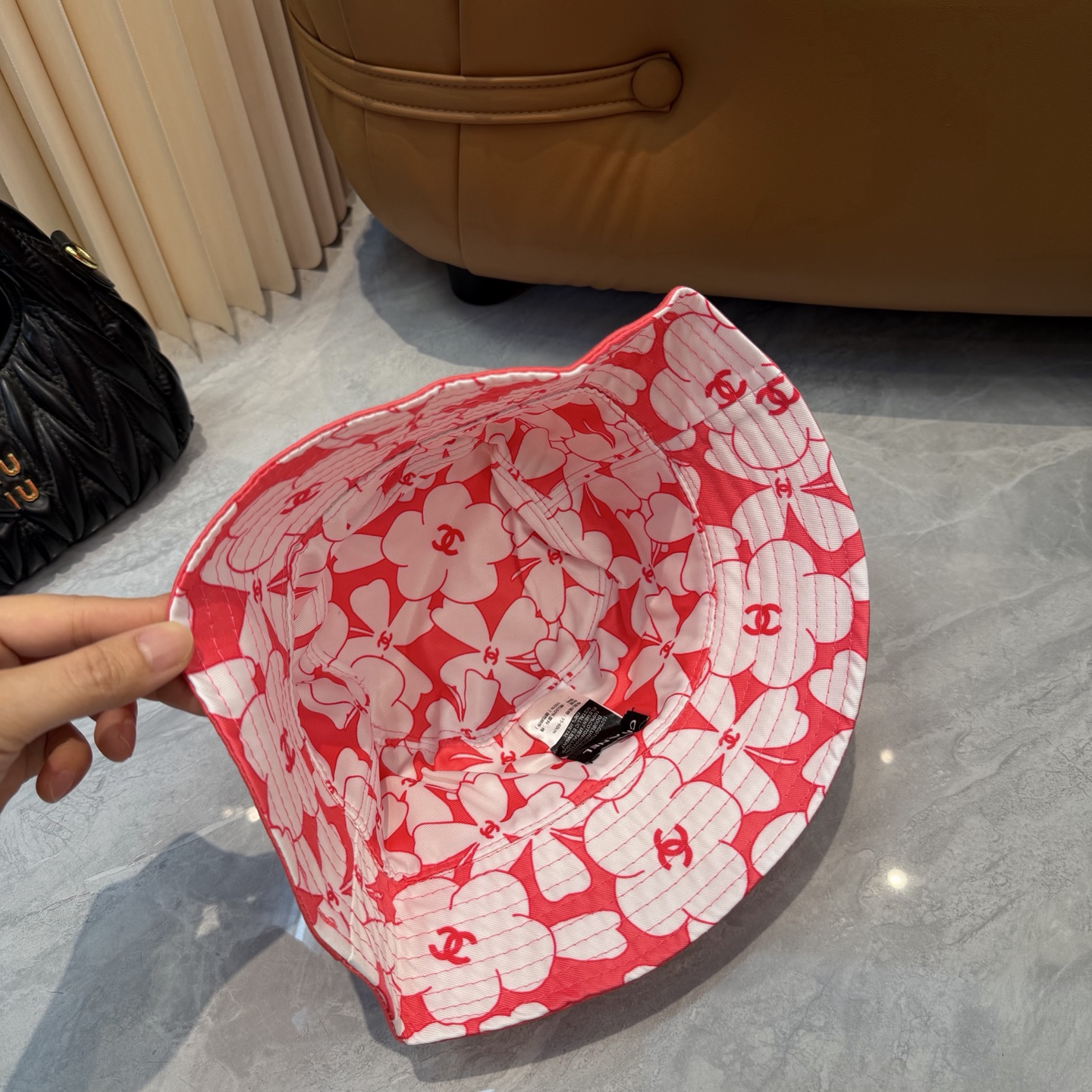 ChanelA貨漁夫帽女款紅色亮眼刺繡Logo潮流百搭帽| 12 ChanelA貨漁夫帽女款紅色亮眼刺繡Logo潮流百搭帽