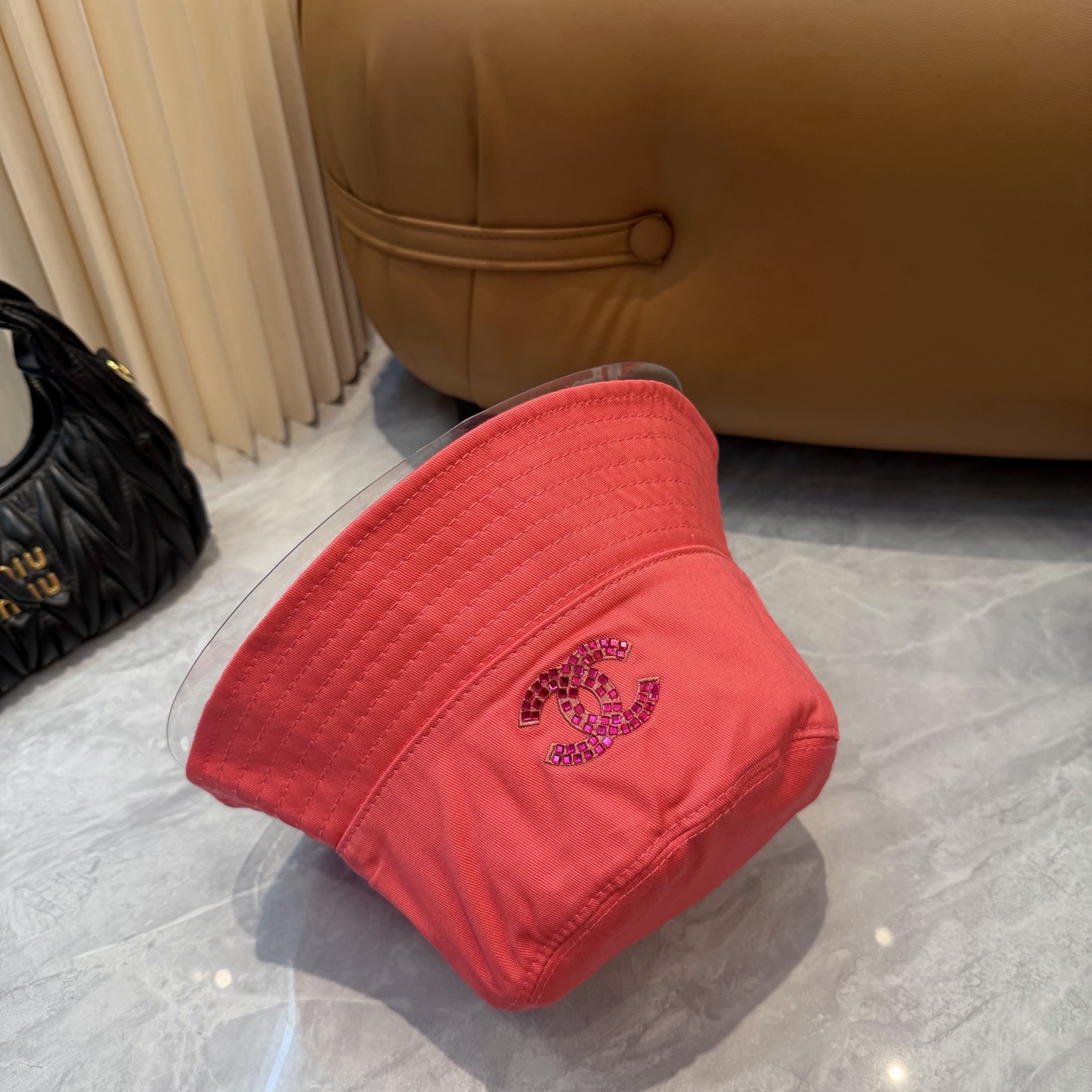 ChanelA貨漁夫帽女款紅色亮眼刺繡Logo潮流百搭帽| 10 ChanelA貨漁夫帽女款紅色亮眼刺繡Logo潮流百搭帽