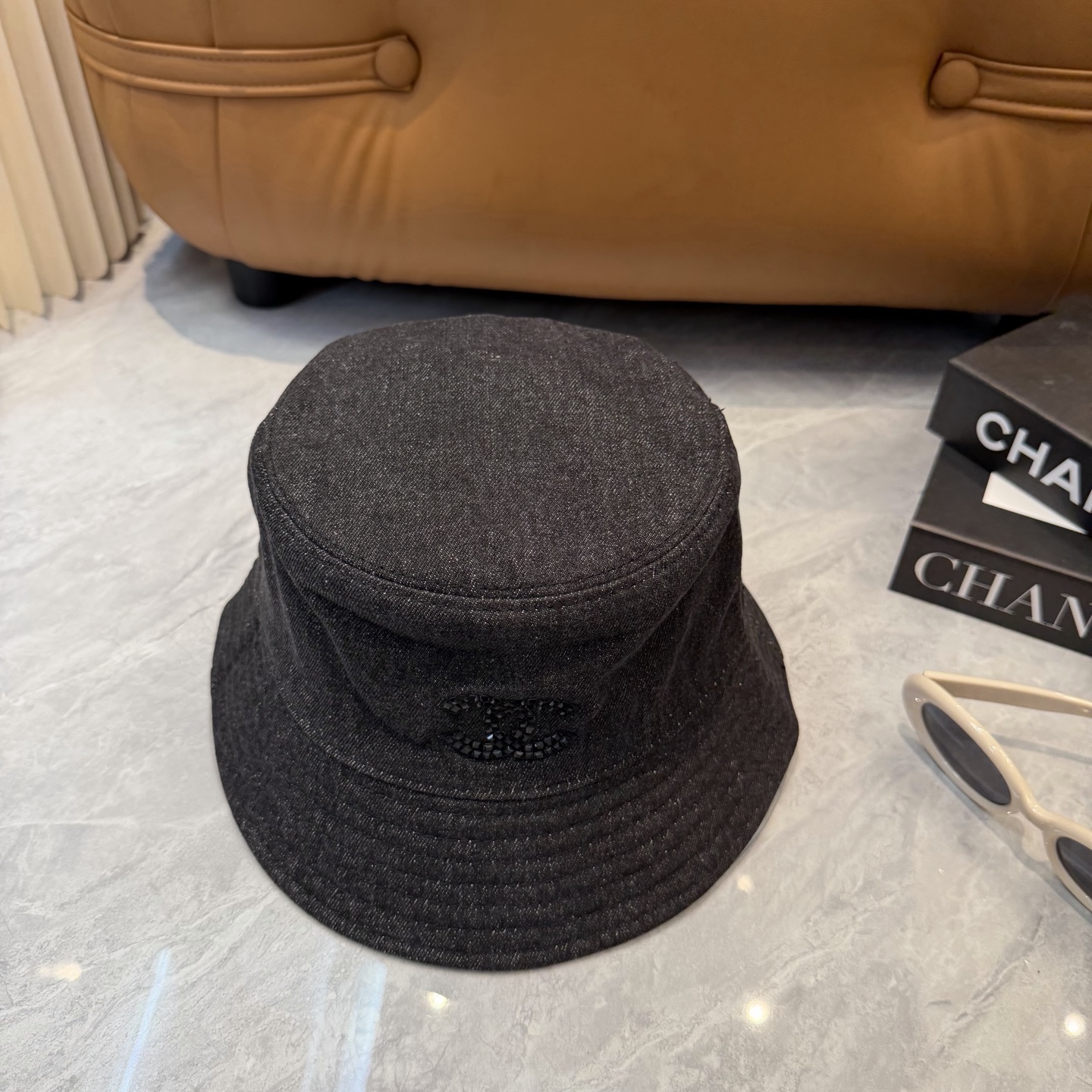 Chanel高仿漁夫帽男女款深灰牛仔風刺繡Logo百搭款| 11 Chanel高仿漁夫帽男女款深灰牛仔風刺繡Logo百搭款