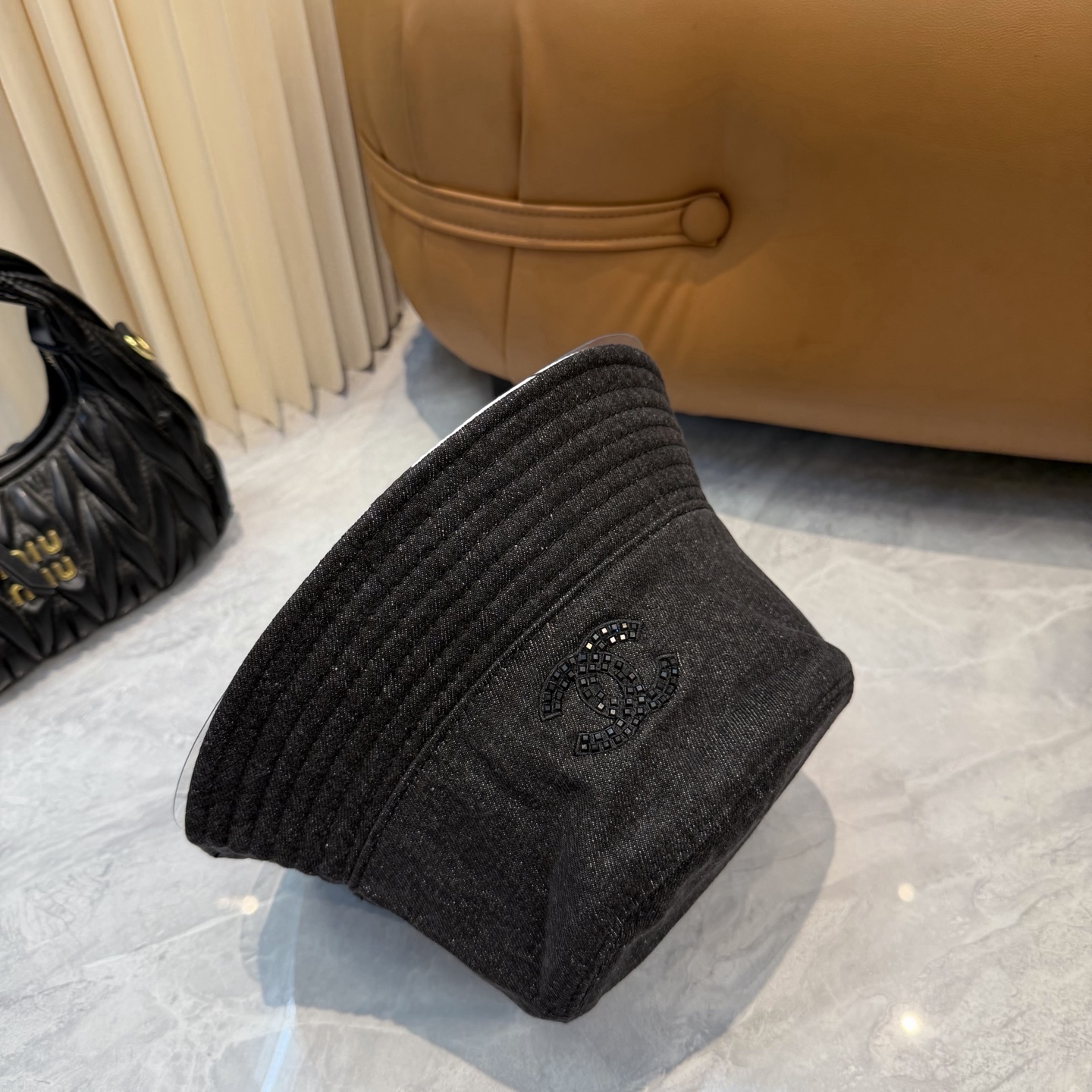 Chanel高仿漁夫帽男女款深灰牛仔風刺繡Logo百搭款| 10 Chanel高仿漁夫帽男女款深灰牛仔風刺繡Logo百搭款