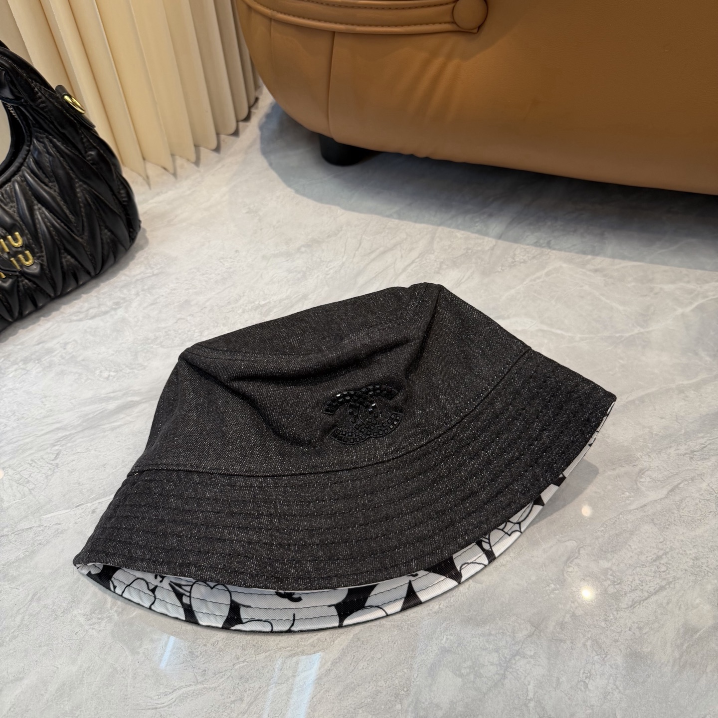 Chanel高仿漁夫帽男女款深灰牛仔風刺繡Logo百搭款| 8 Chanel高仿漁夫帽男女款深灰牛仔風刺繡Logo百搭款