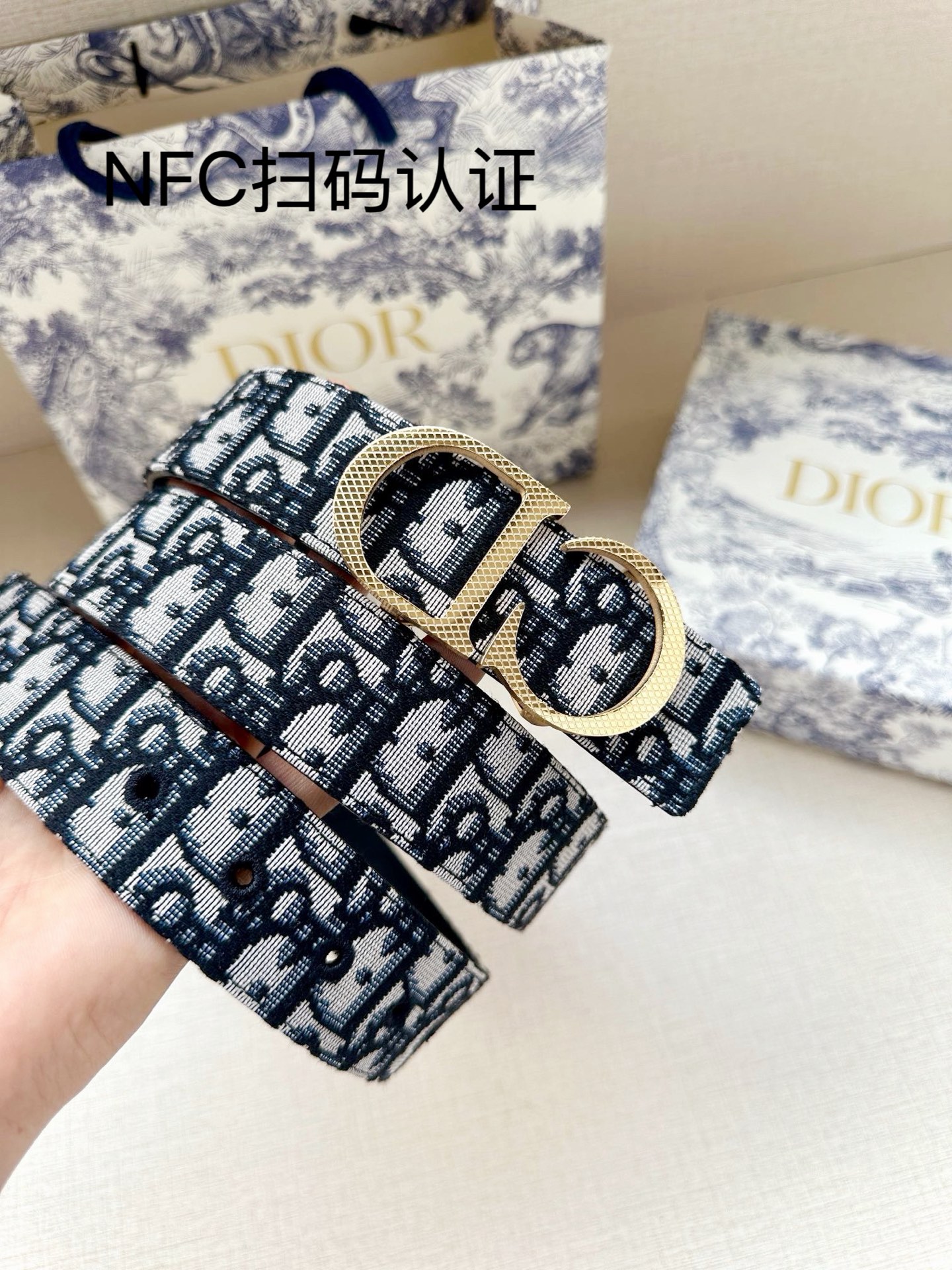 Dior高仿男女款CD滿版老花帆布皮帶復古時尚潮流百搭街頭風設計| 12 Dior高仿男女款CD滿版老花帆布皮帶復古時尚潮流百搭街頭風設計