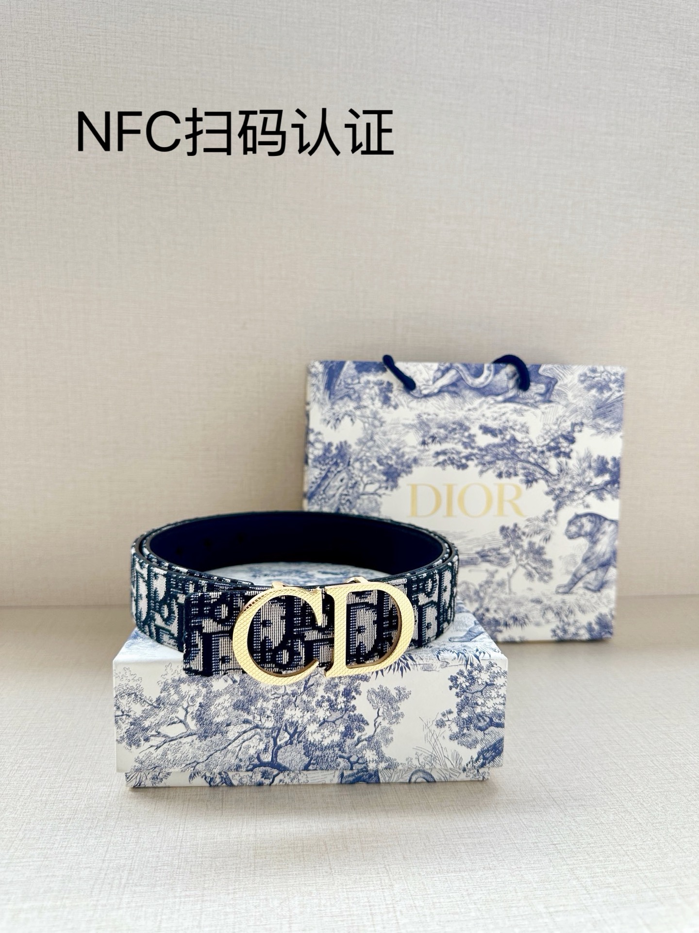 Dior高仿男女款CD滿版老花帆布皮帶復古時尚潮流百搭街頭風設計| 11 Dior高仿男女款CD滿版老花帆布皮帶復古時尚潮流百搭街頭風設計