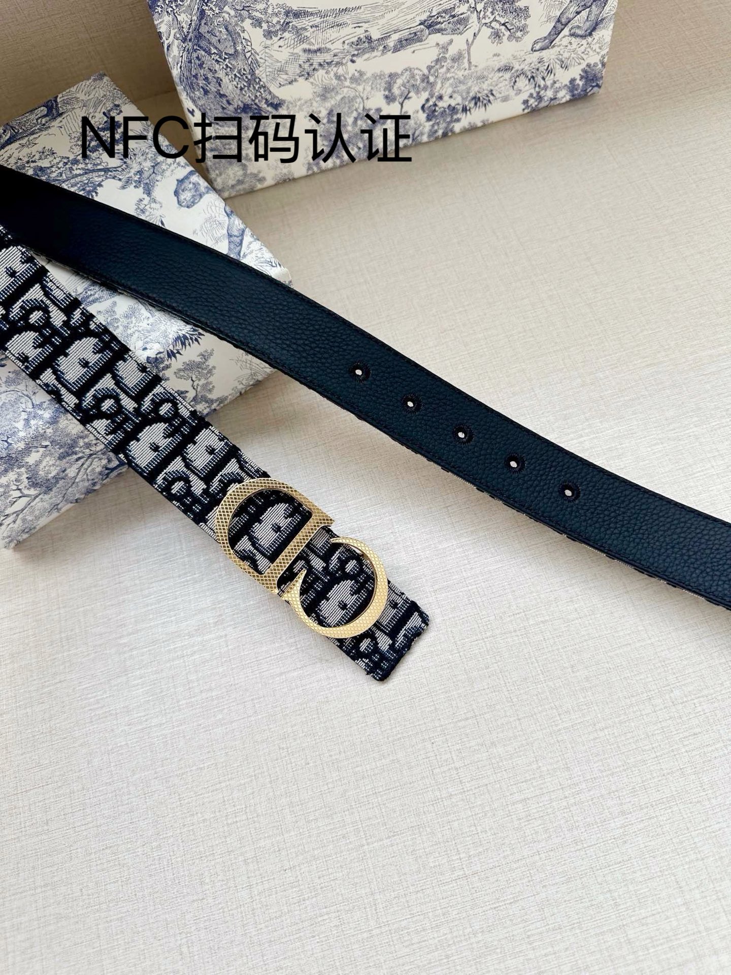 Dior高仿男女款CD滿版老花帆布皮帶復古時尚潮流百搭街頭風設計| 10 Dior高仿男女款CD滿版老花帆布皮帶復古時尚潮流百搭街頭風設計