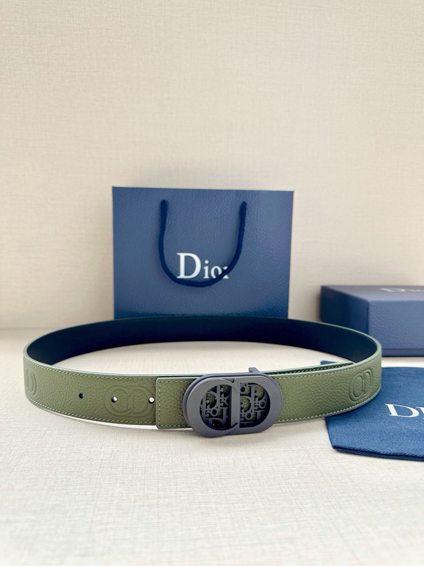 Dior高仿男士CD扣牛皮皮帶軍綠色個性潮流百搭戶外休閒設計款