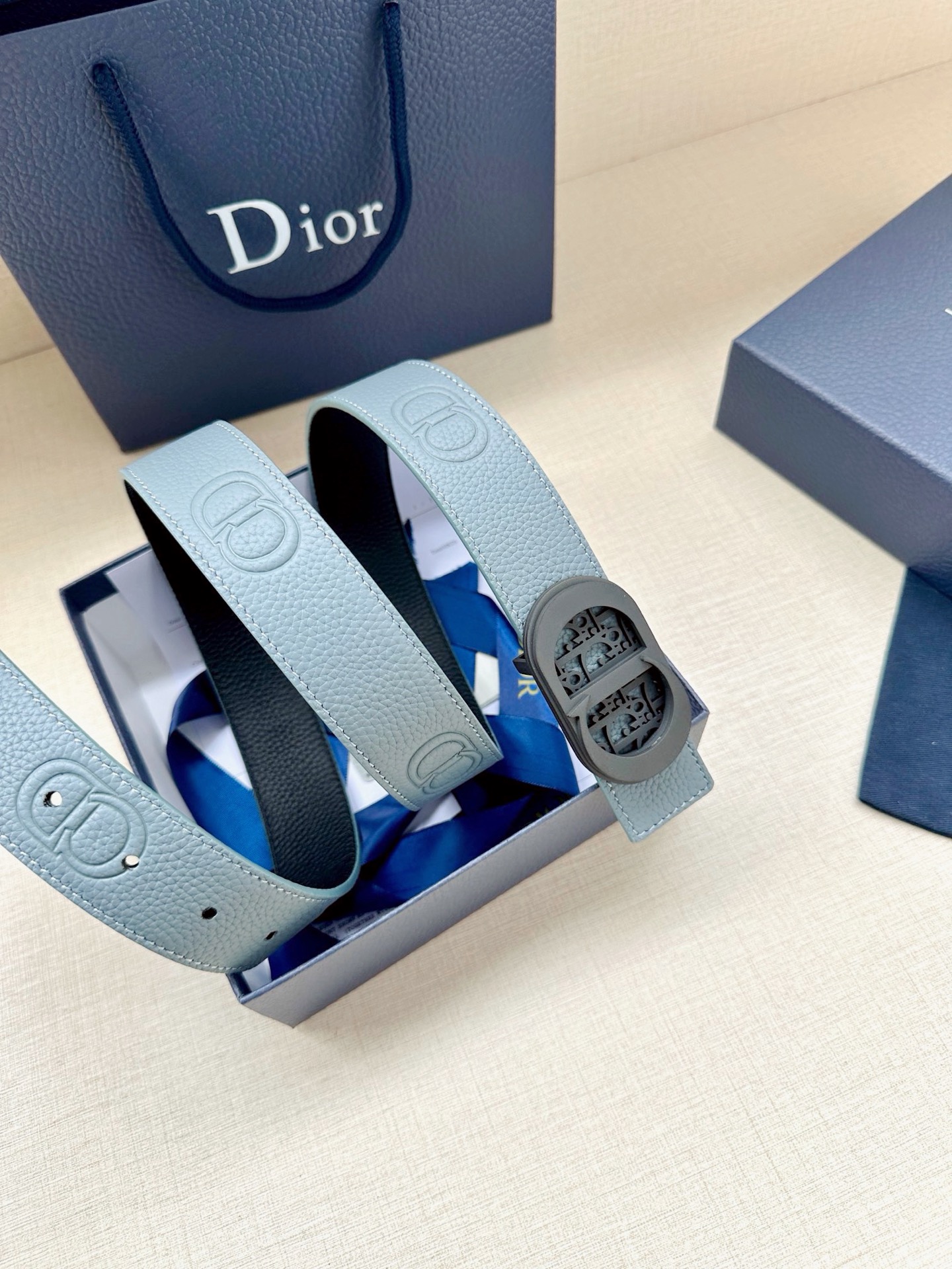 Dior一比一男女款CD扣灰藍牛皮皮帶質感細膩百搭通勤高級設計款| 9 Dior一比一男女款CD扣灰藍牛皮皮帶質感細膩百搭通勤高級設計款